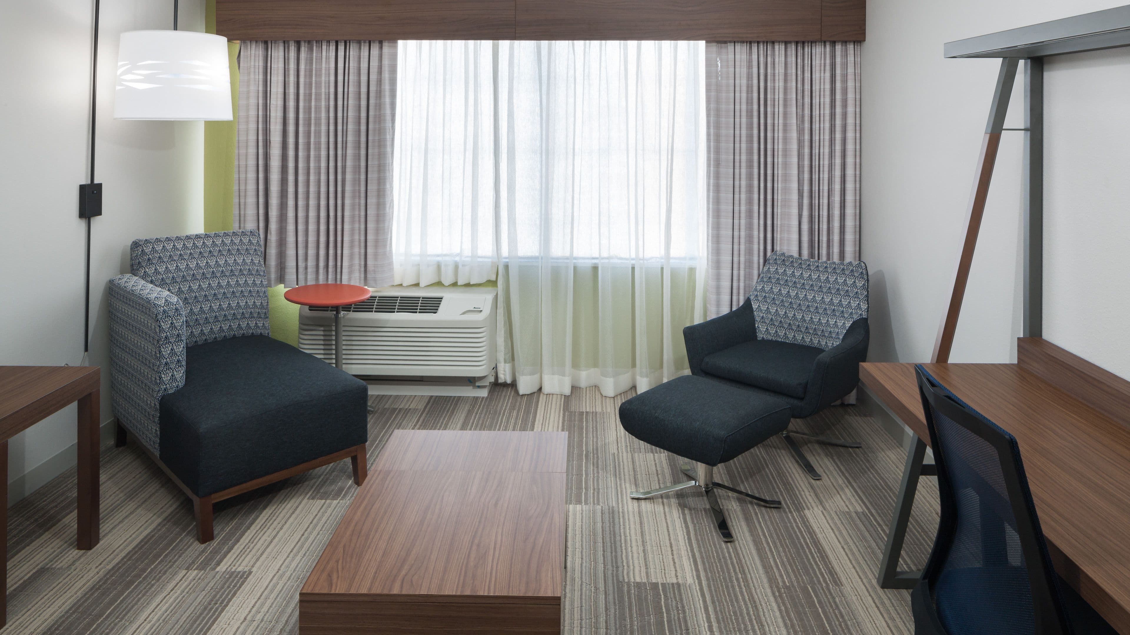 Holiday Inn Express & Suites Orlando At Seaworld - Image 3