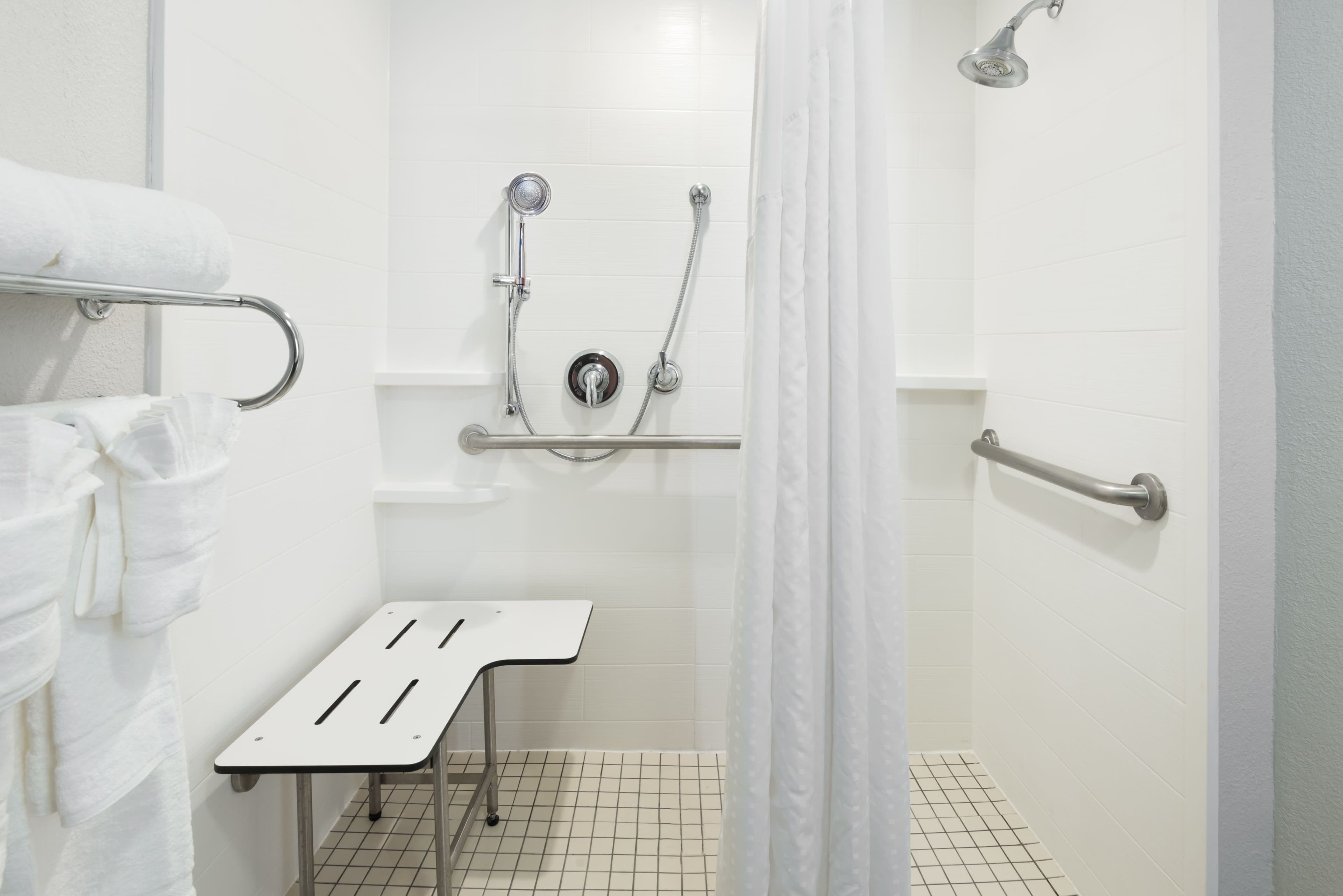 Holiday Inn Express & Suites Nearest Universal Orlando — 18