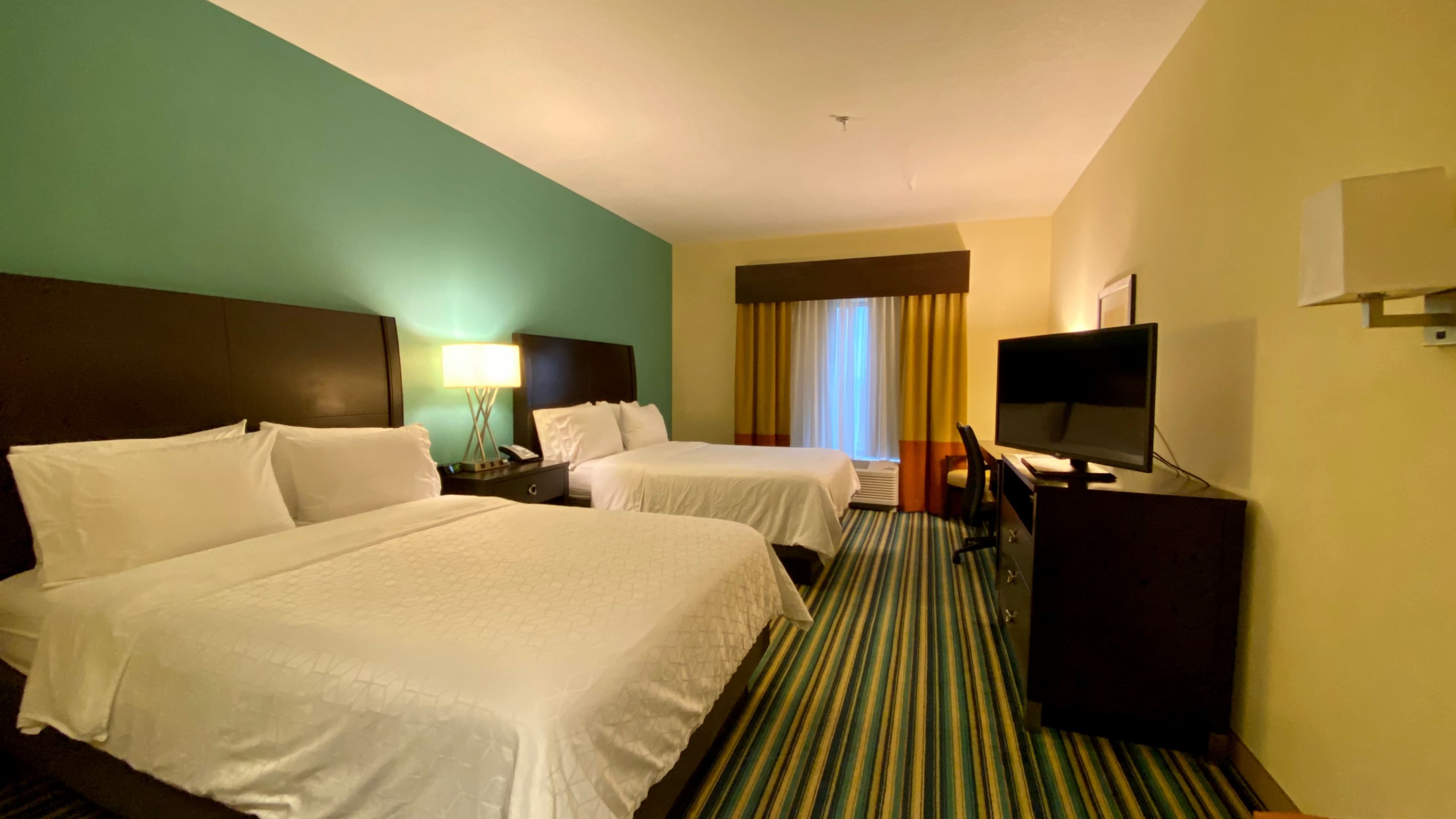 Holiday Inn Express & Suites Orlando East-UCF Area — 9