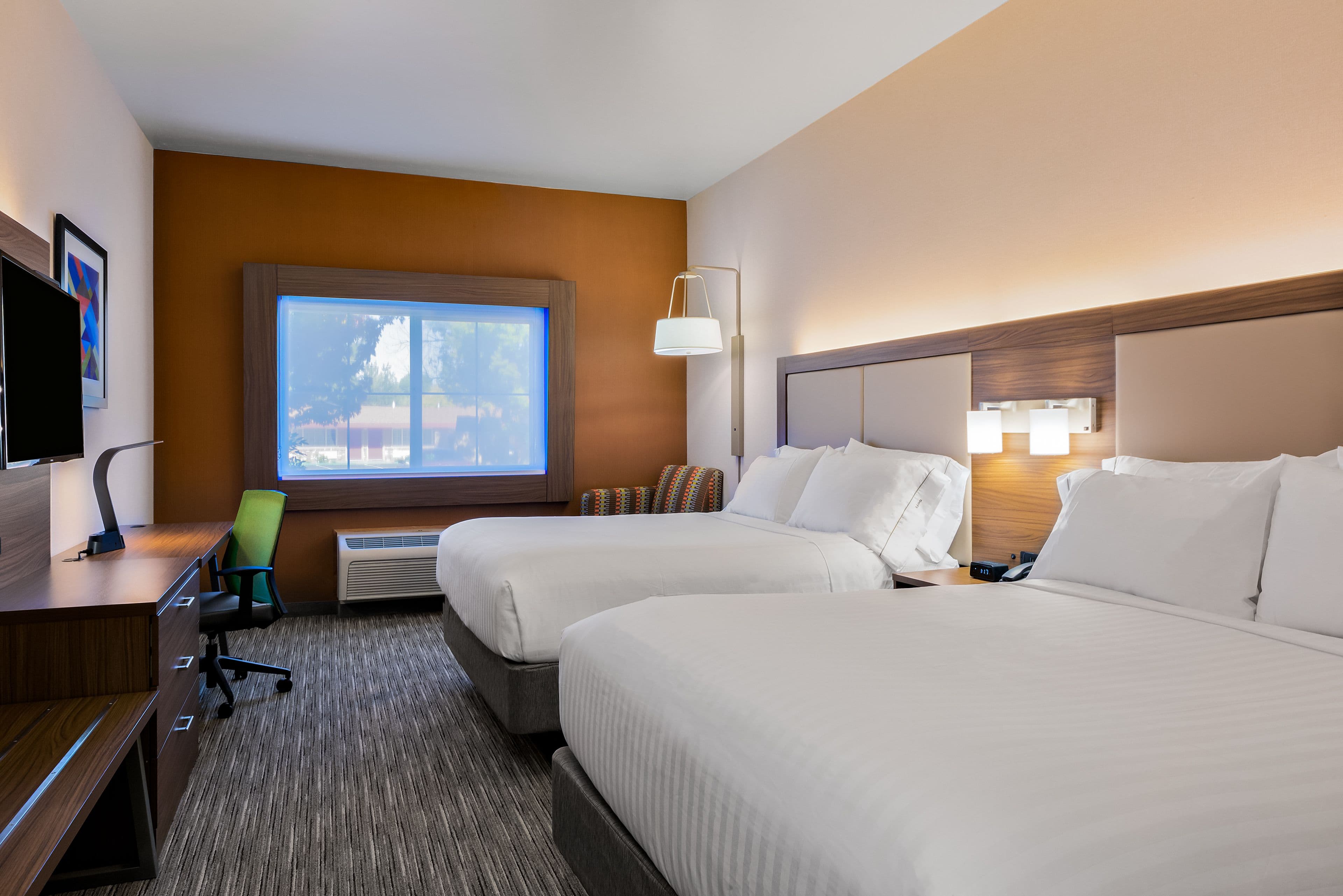 Holiday Inn Express & Suites Oroville Lake — 14