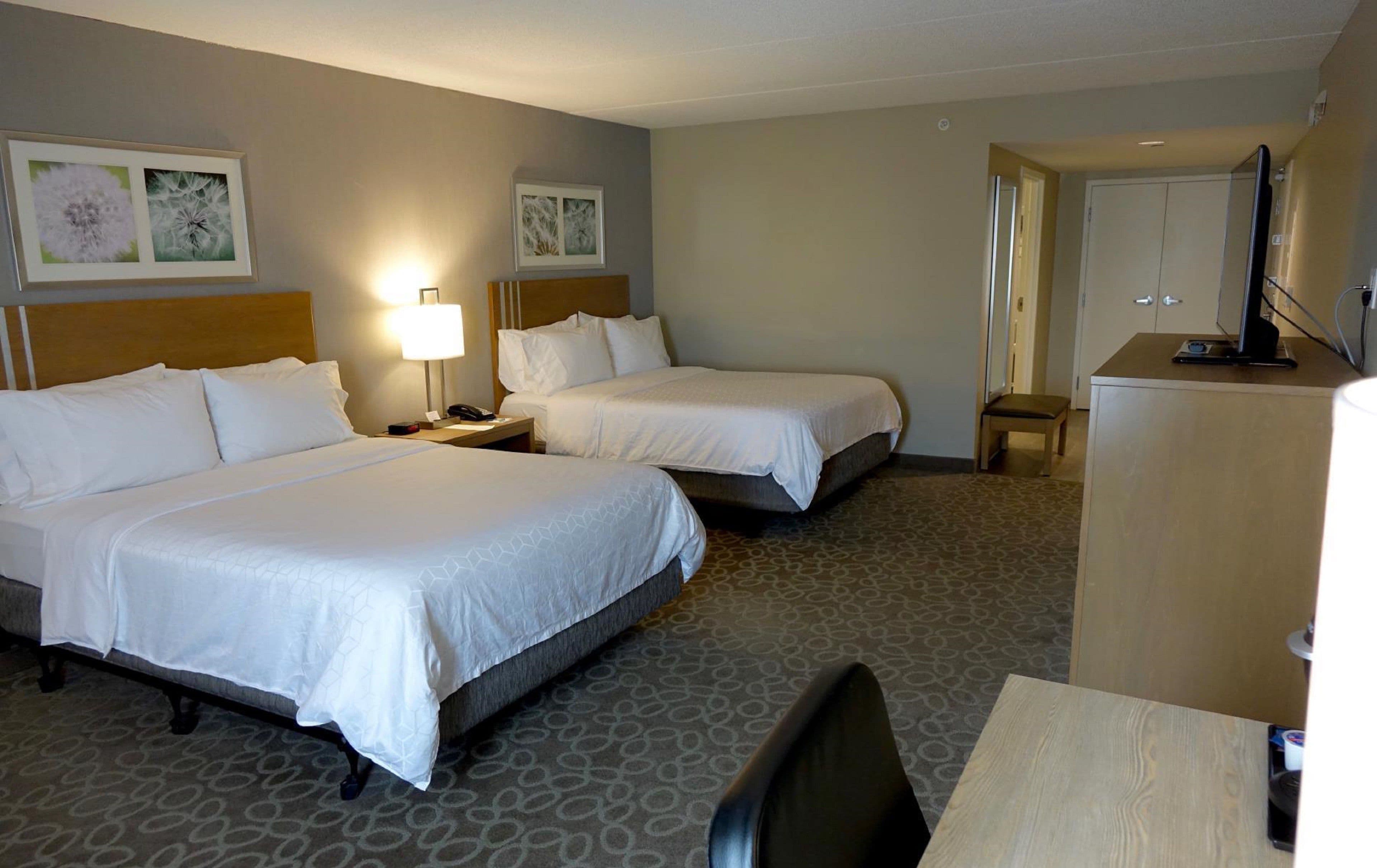 Holiday Inn Express & Suites Oshawa Downtown - Toronto Area — 11