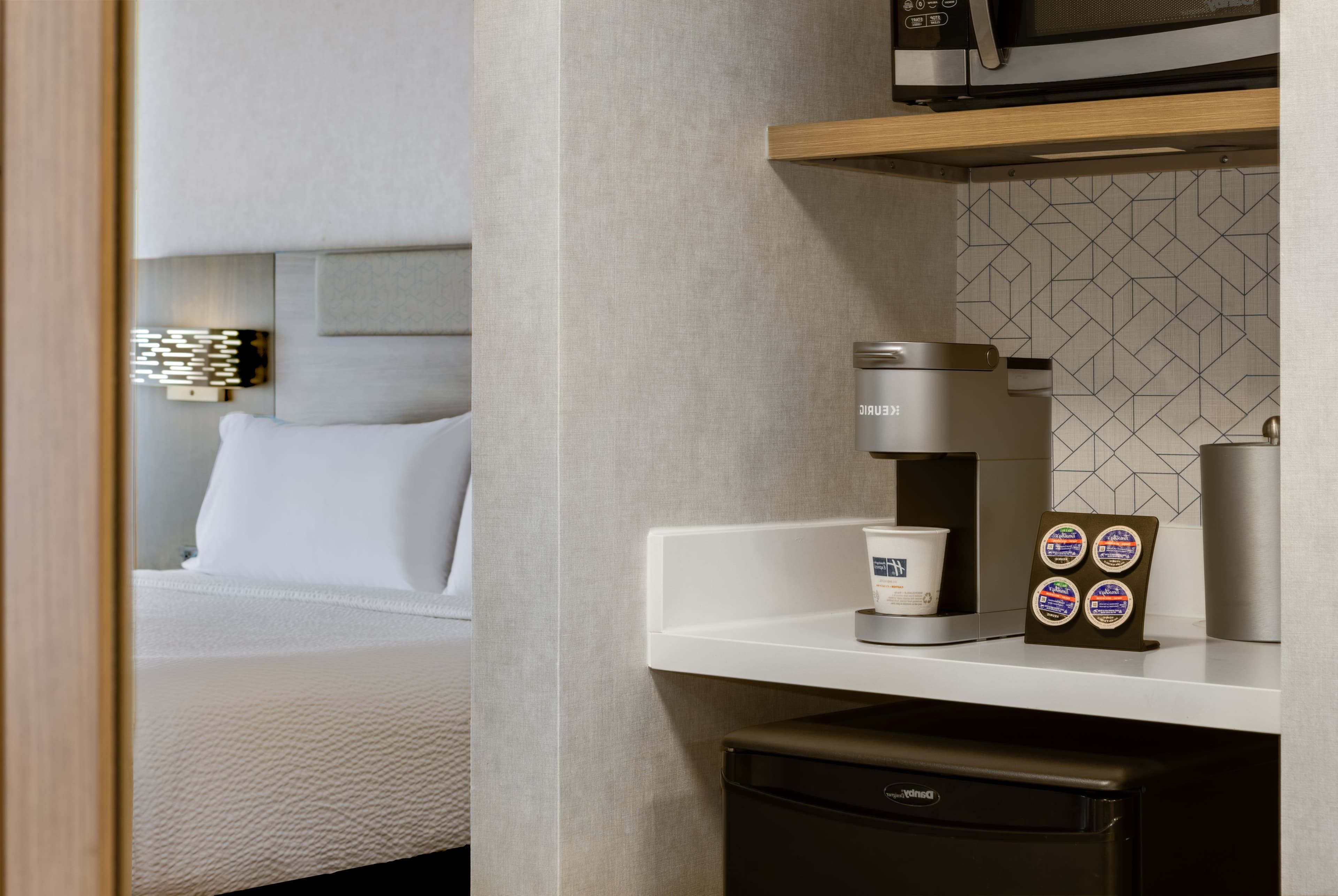 Holiday Inn Express & Suites Ottawa East - Orleans — 10