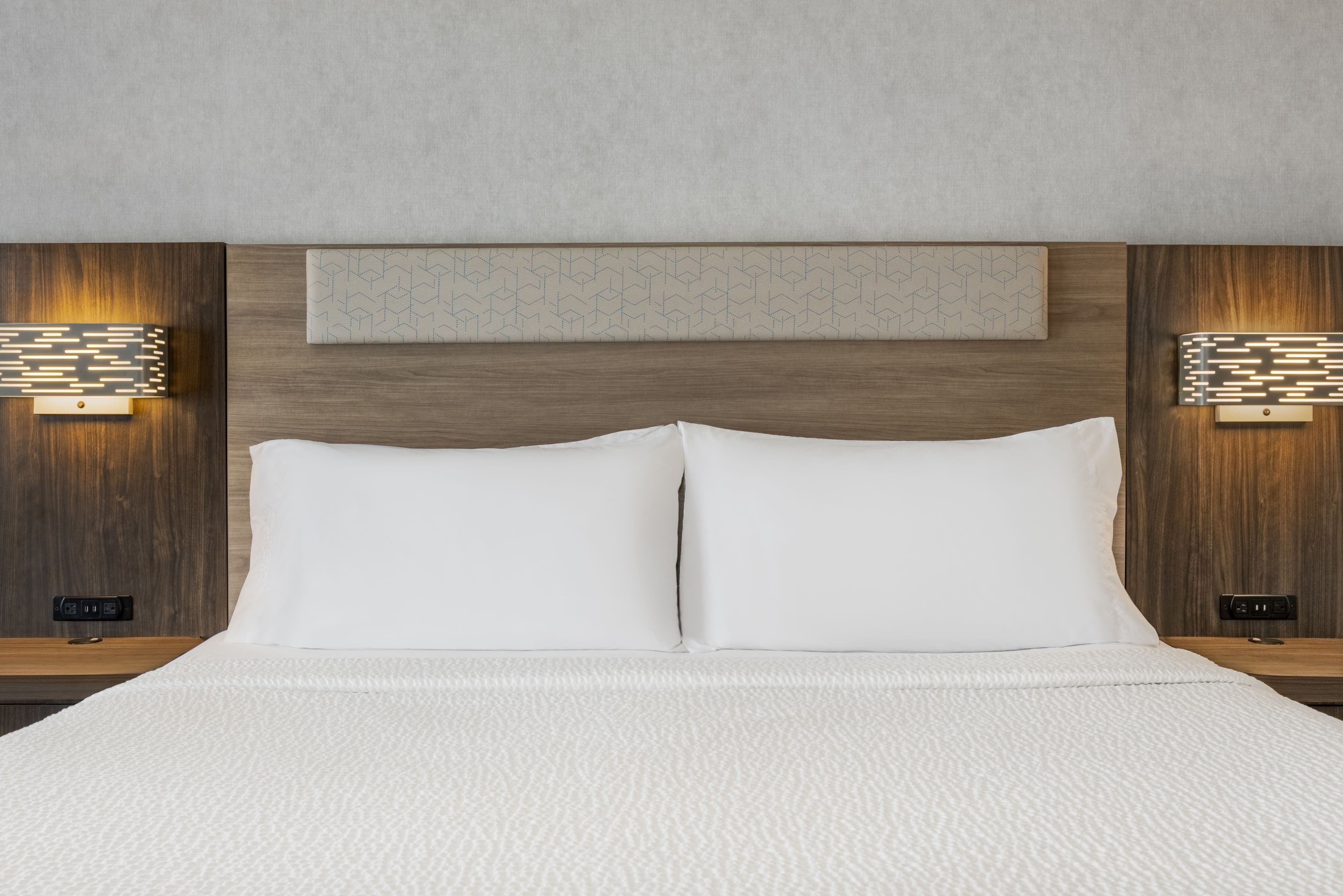 Holiday Inn Express & Suites Ottawa East - Orleans — 6