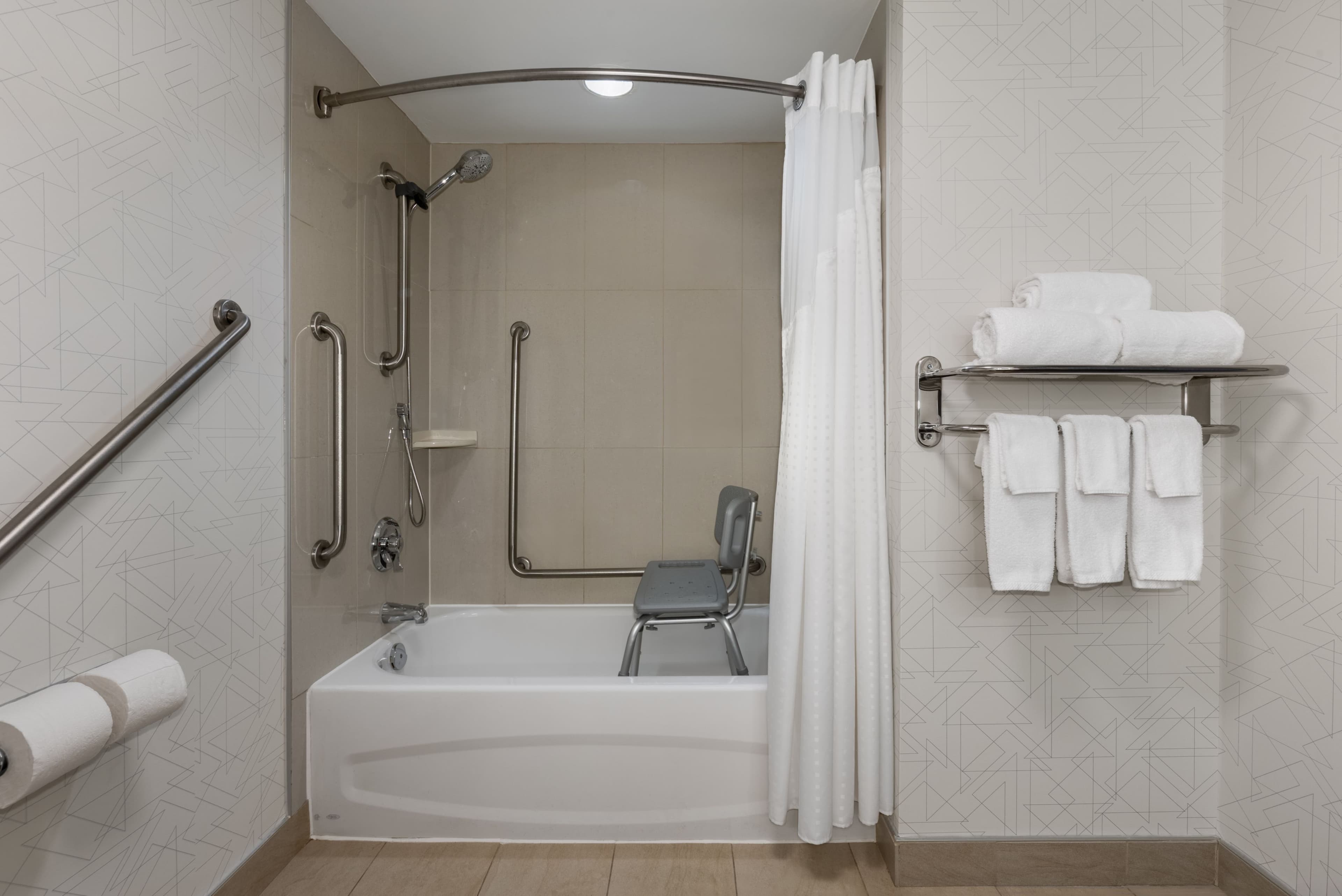 Holiday Inn Express & Suites Ottawa East - Orleans — 22