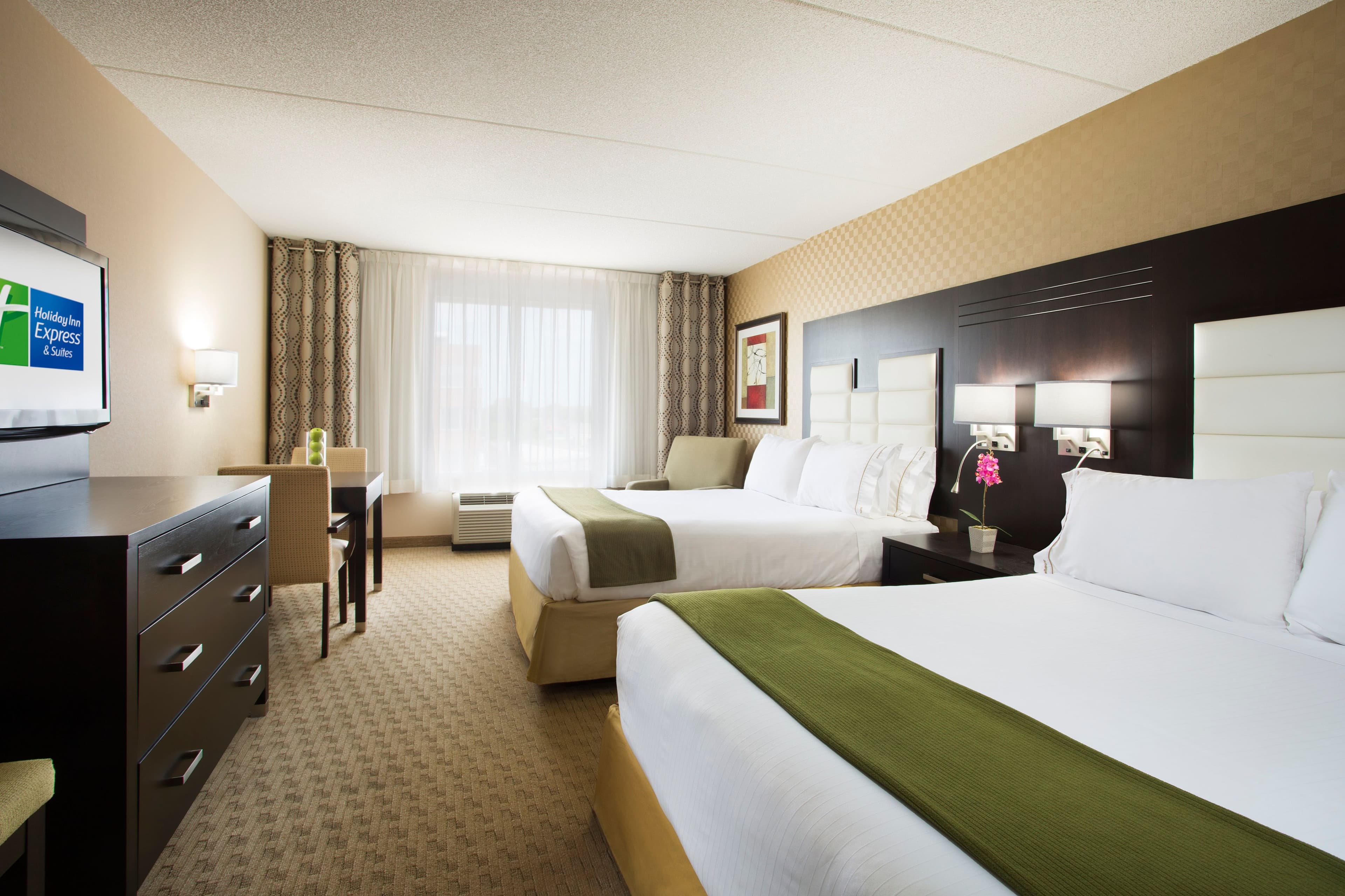 Holiday Inn Express & Suites Ottawa West - Nepean — 9