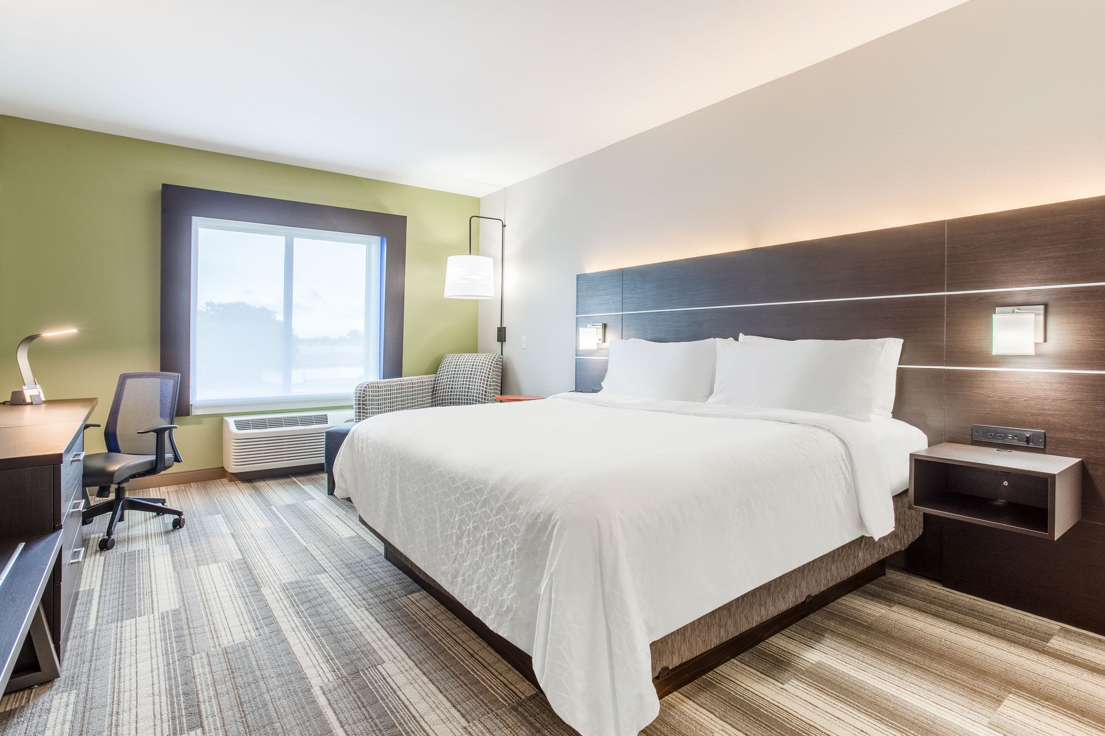 Holiday Inn Express & Suites Ottawa — 7