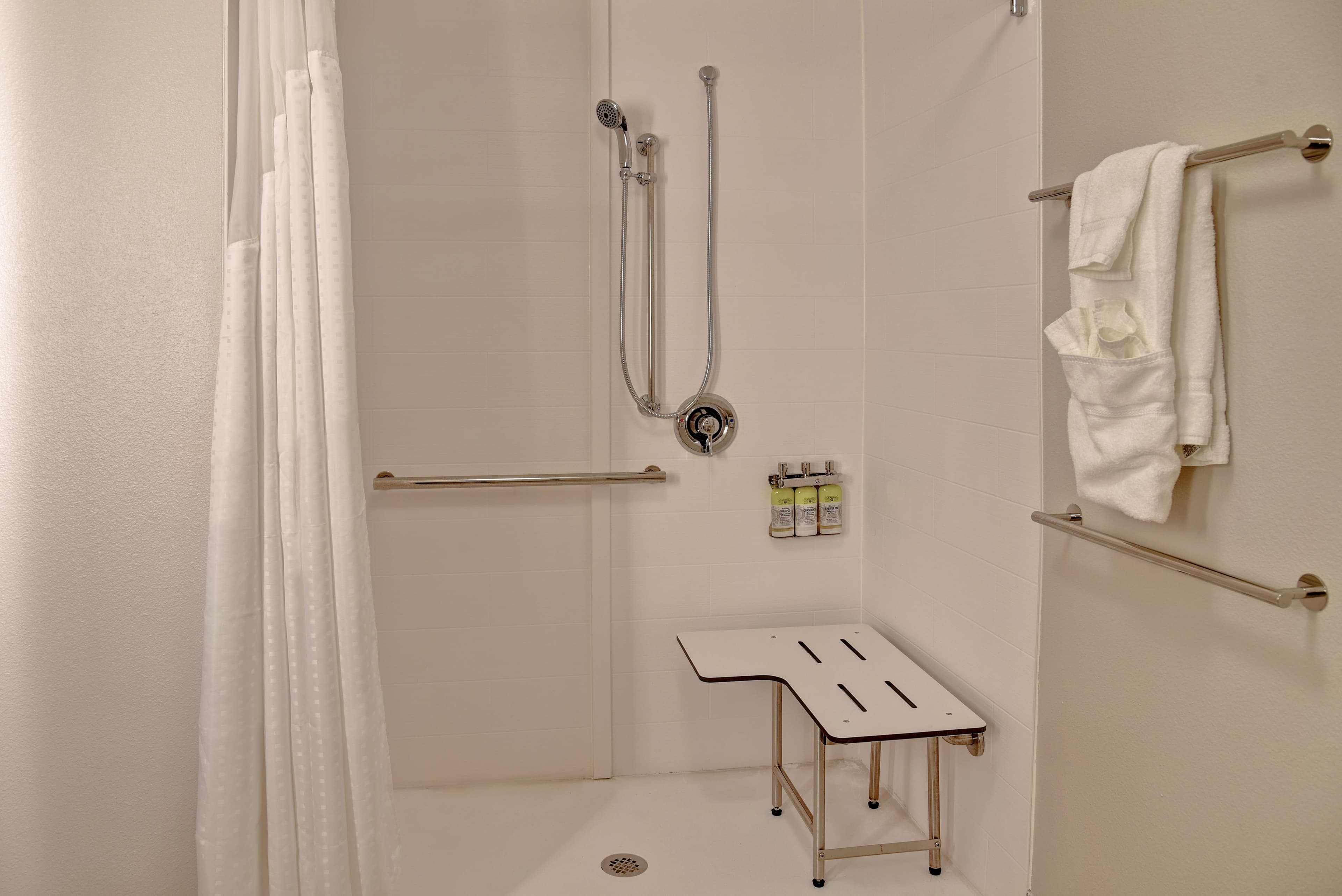 Holiday Inn Express & Suites Ottawa — 13