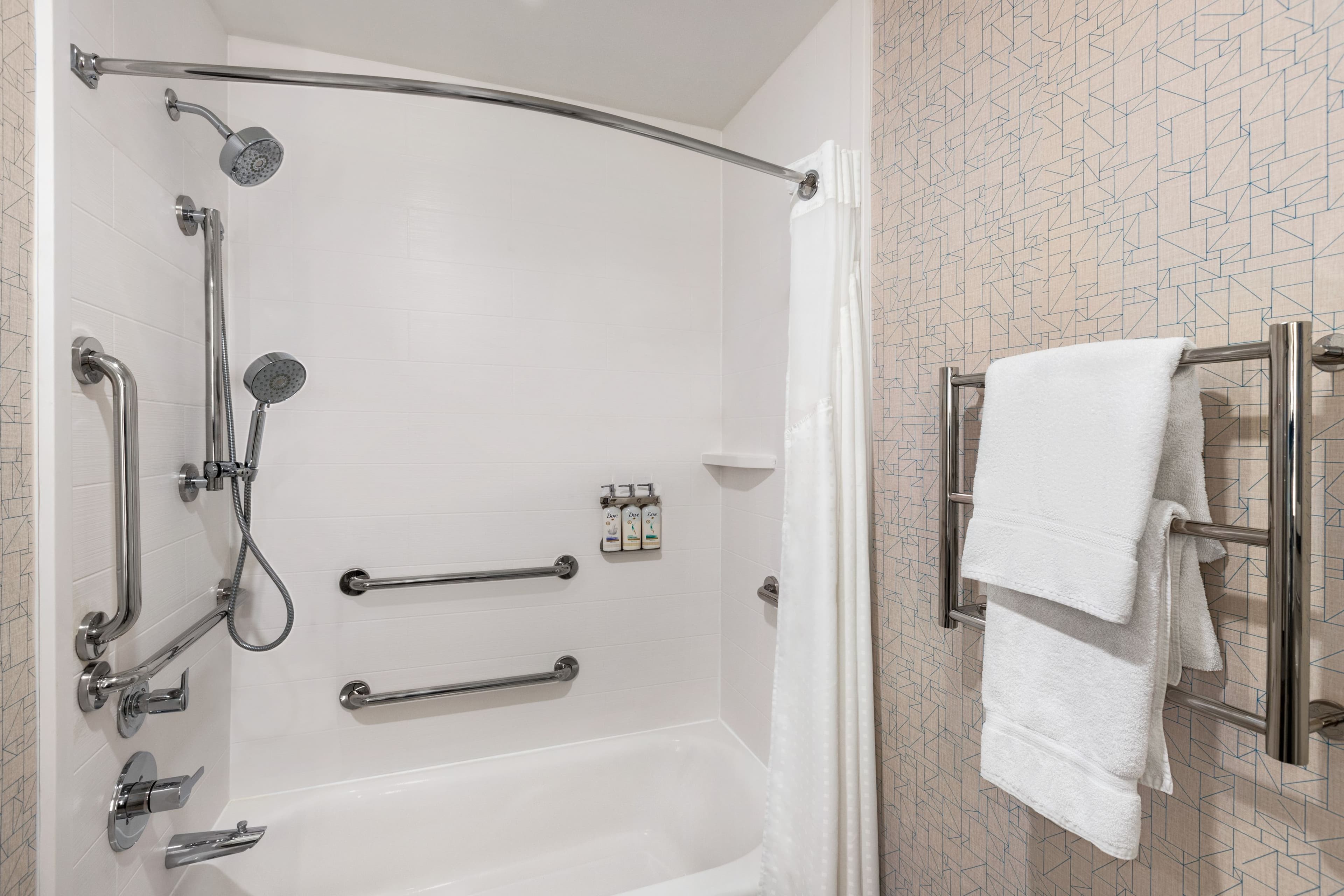 Holiday Inn Express & Suites Anniston/Oxford — 9