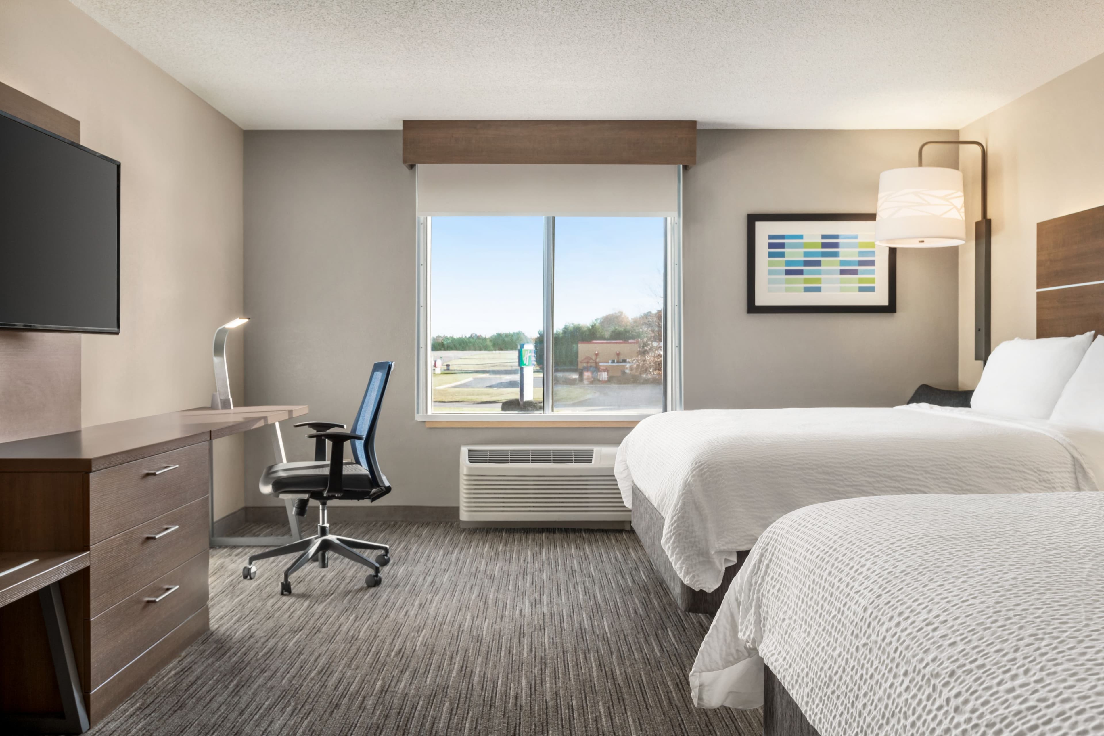 Holiday Inn Express & Suites Anniston/Oxford — 13