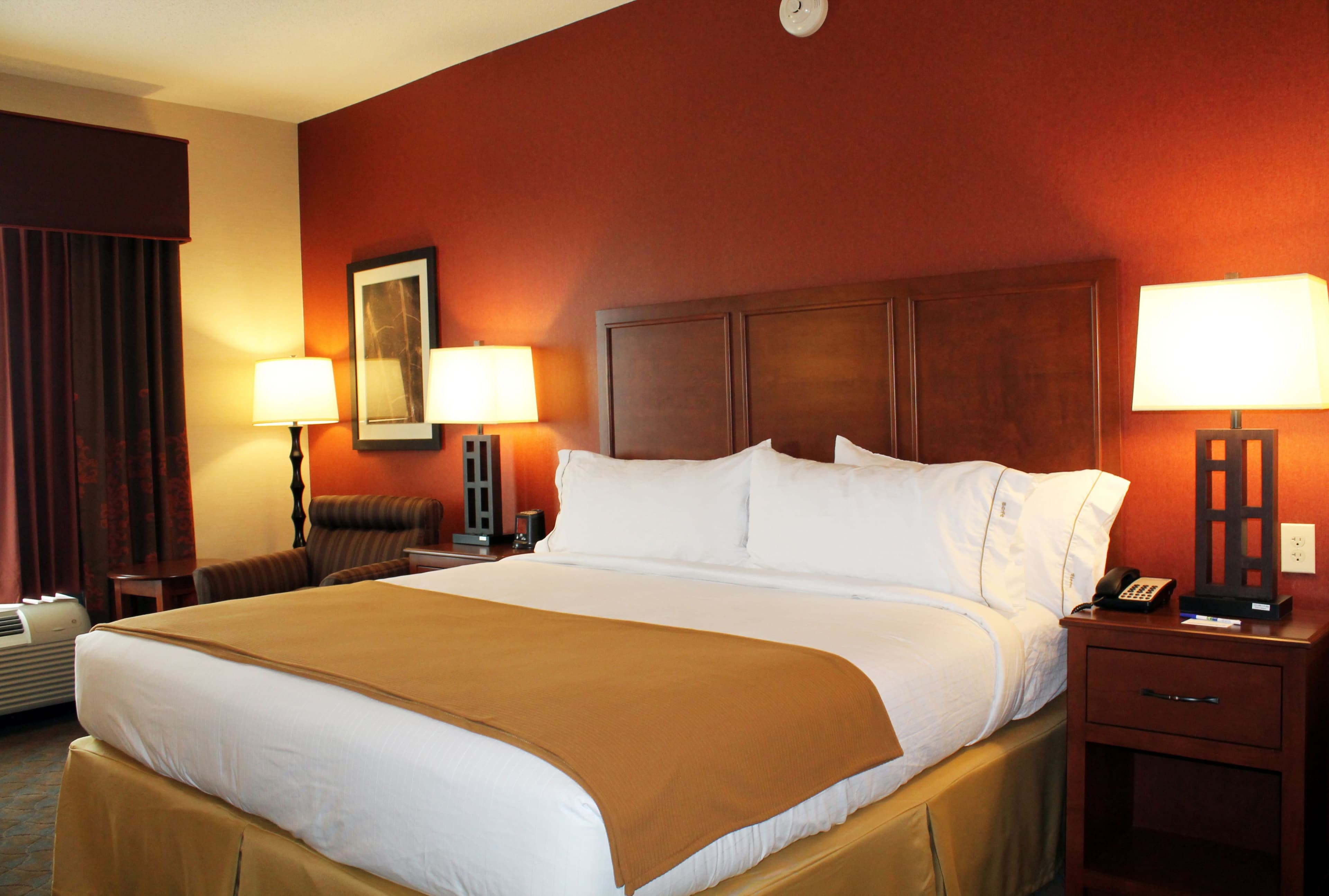 Holiday Inn Express & Suites Paducah West — 6
