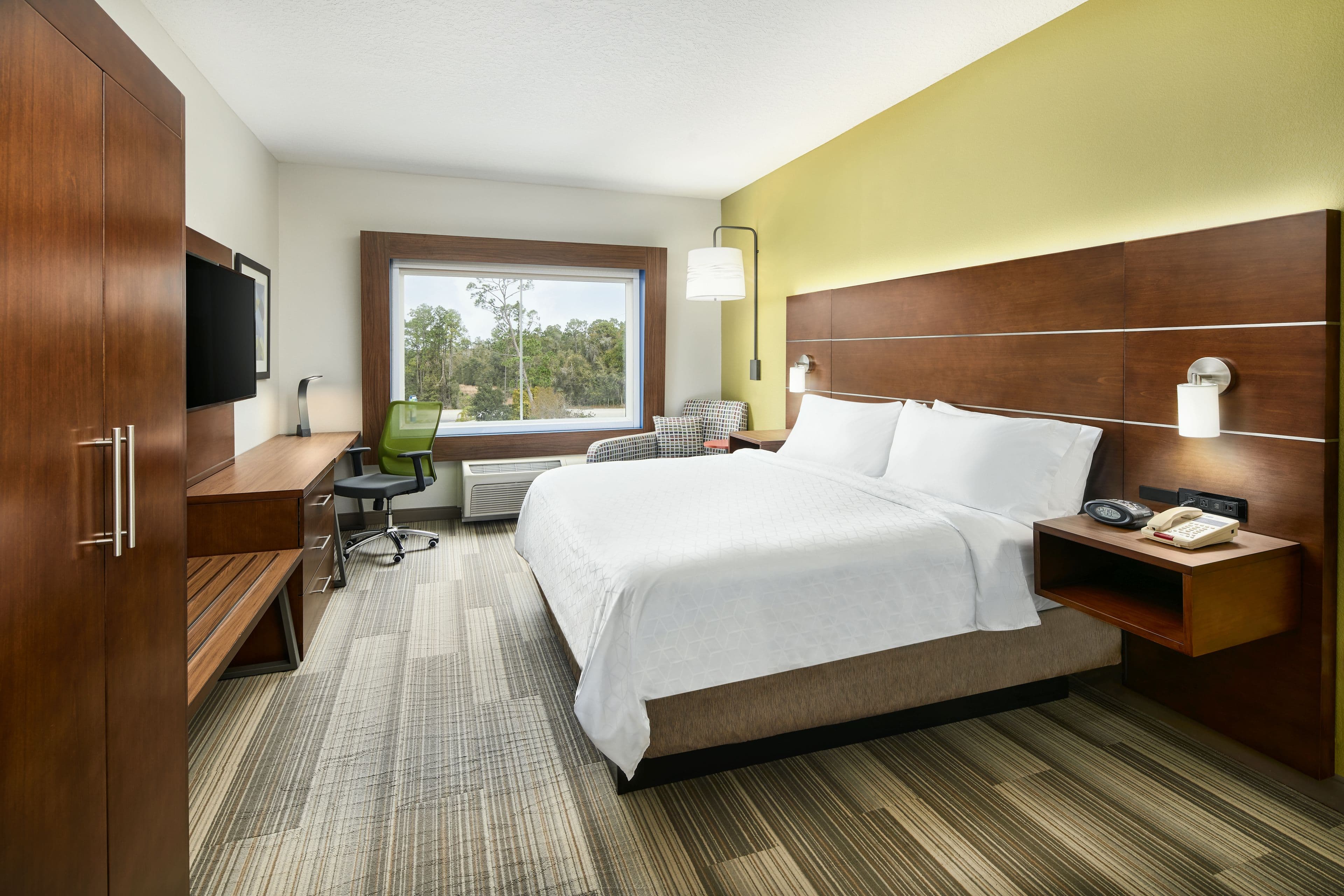 Holiday Inn Express & Suites Palatka Northwest - Image 3