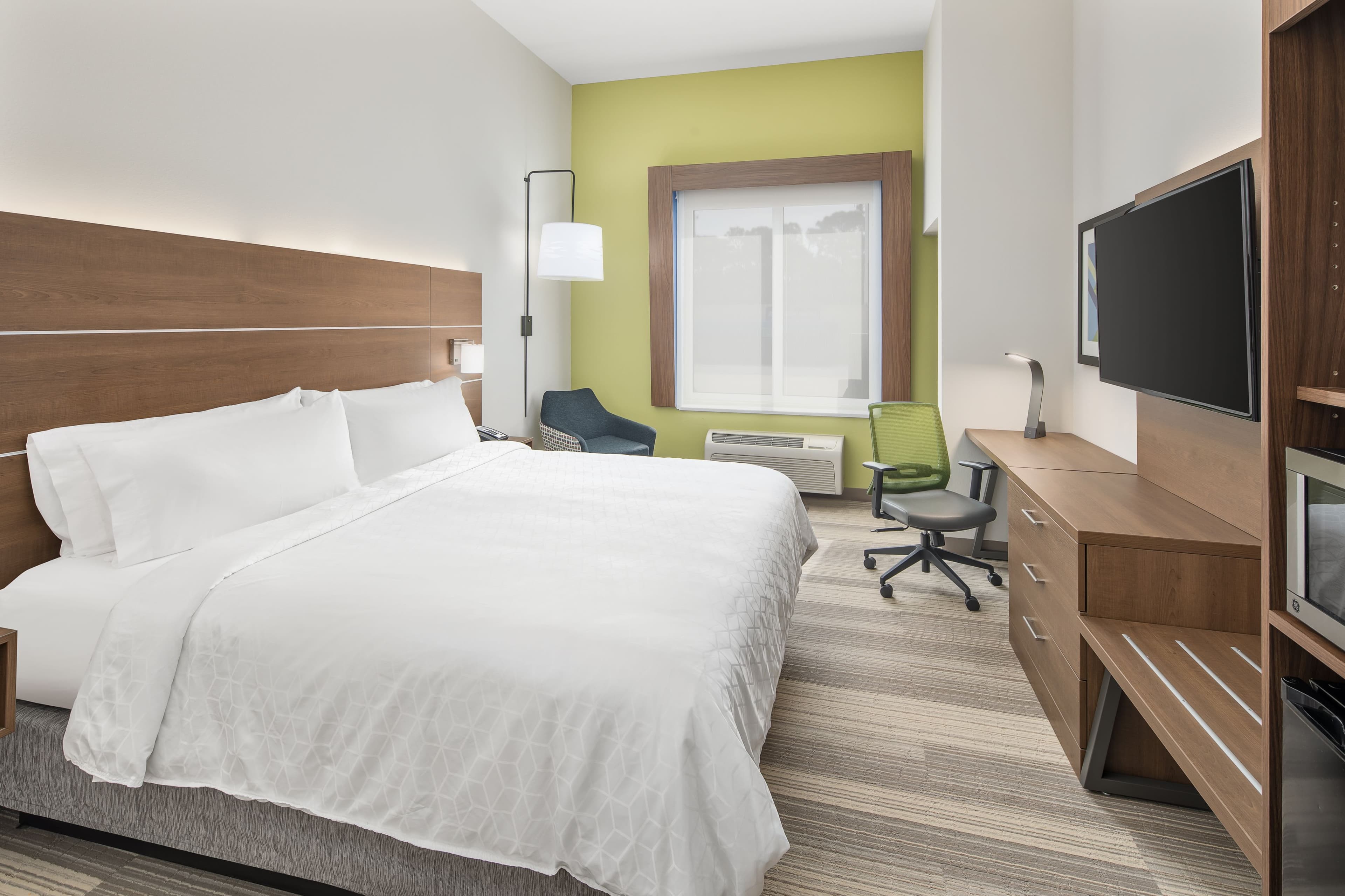 Holiday Inn Express & Suites Palm Bay — 7