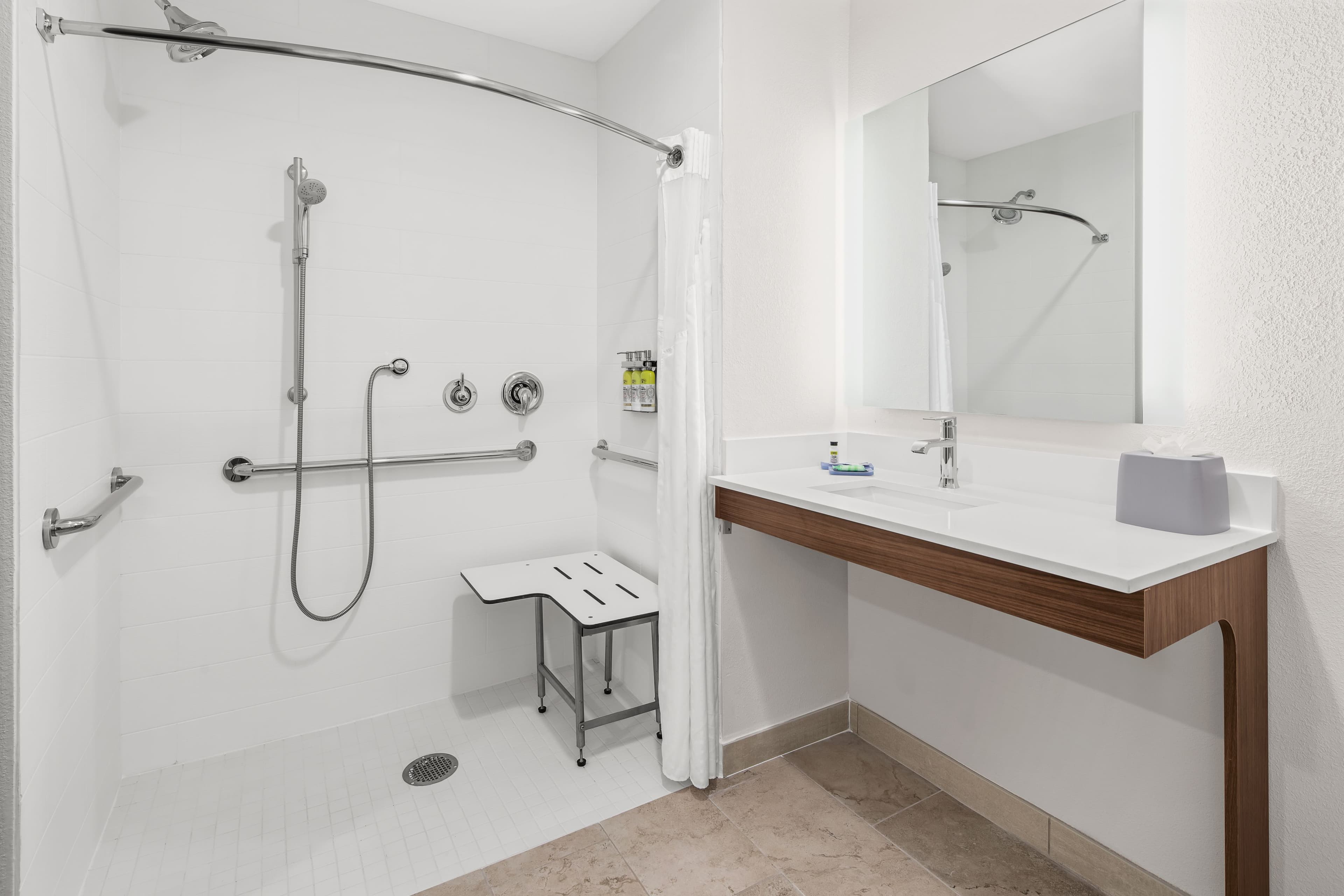 Holiday Inn Express & Suites Palm Bay — 18