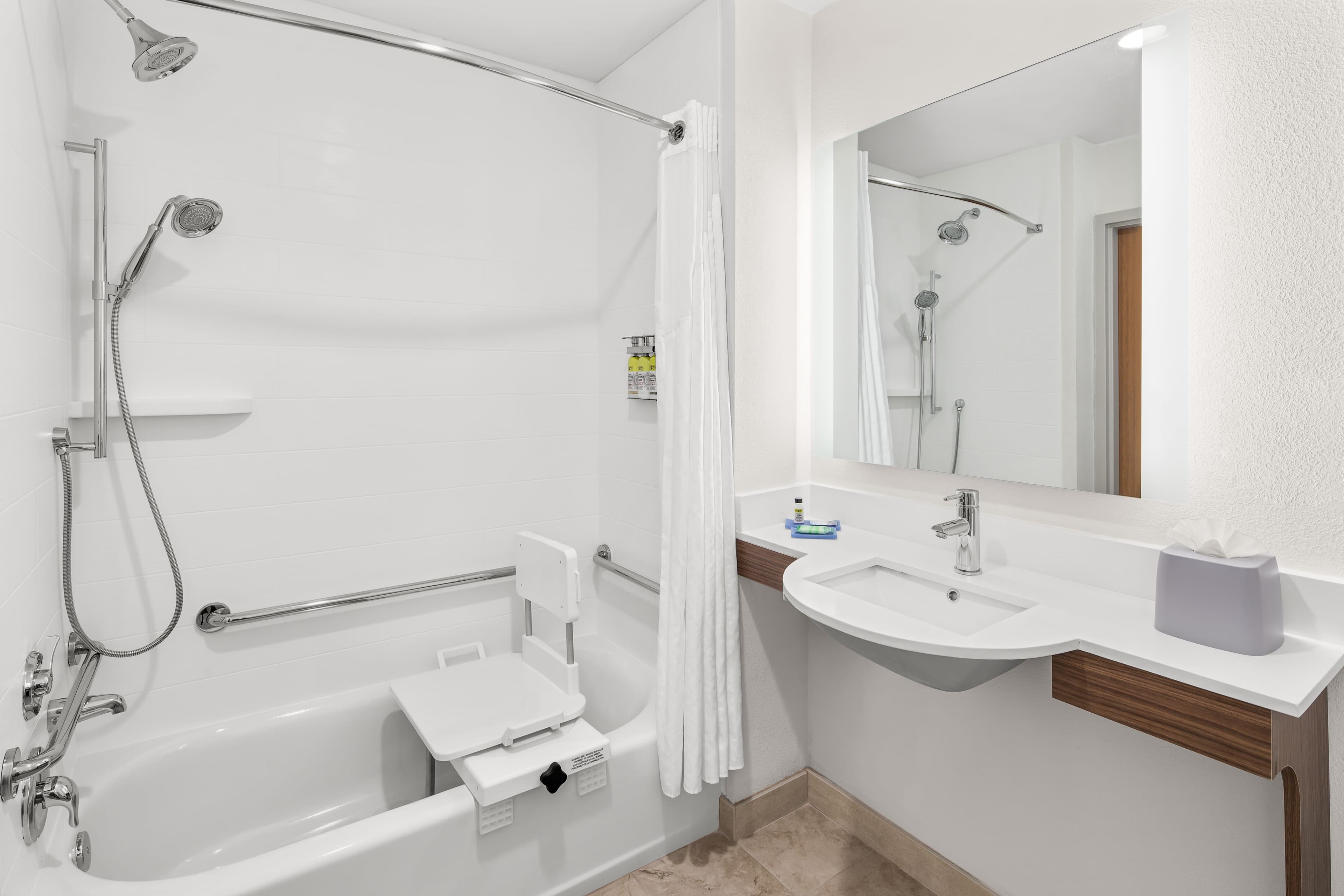 Holiday Inn Express & Suites Palm Bay — 9