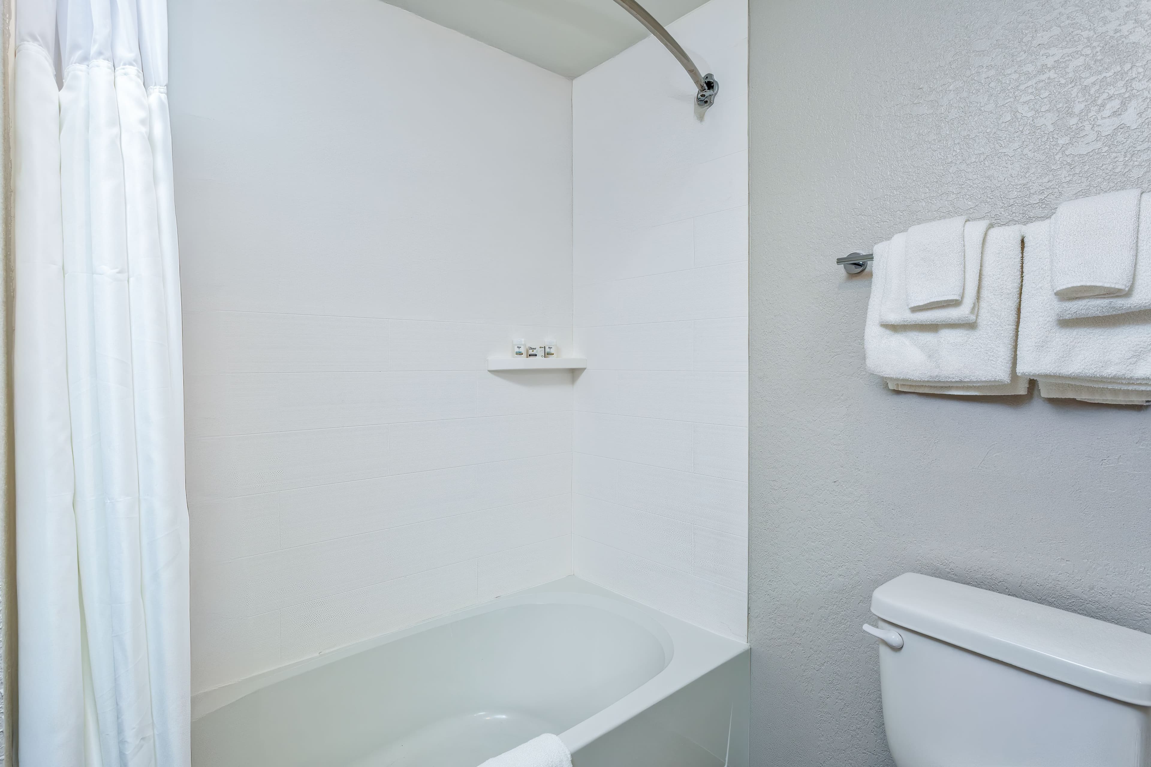 Holiday Inn Express & Suites Palm Coast - I-95 - Image 3