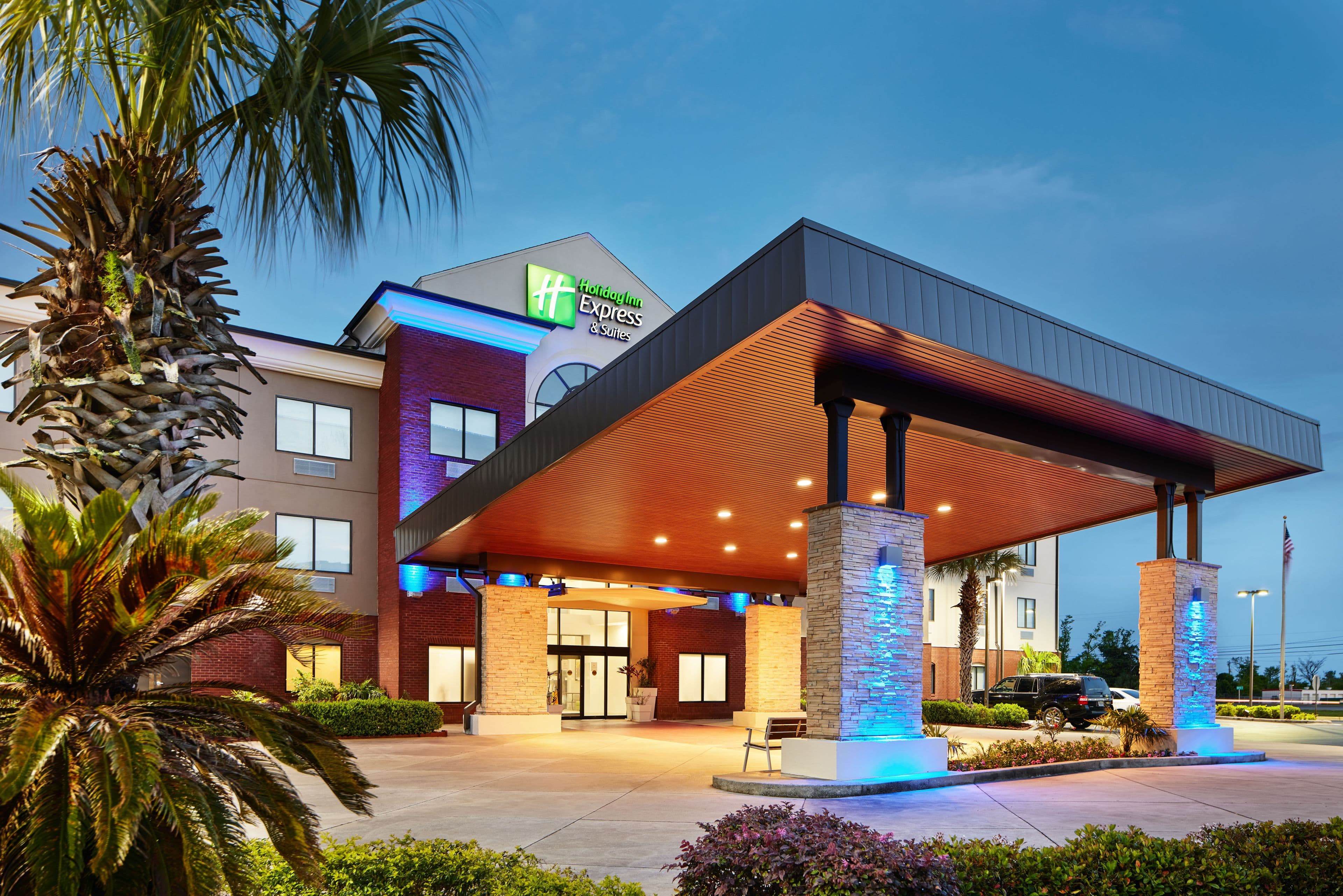 Holiday Inn Express & Suites Panama City-Tyndall - Image 1
