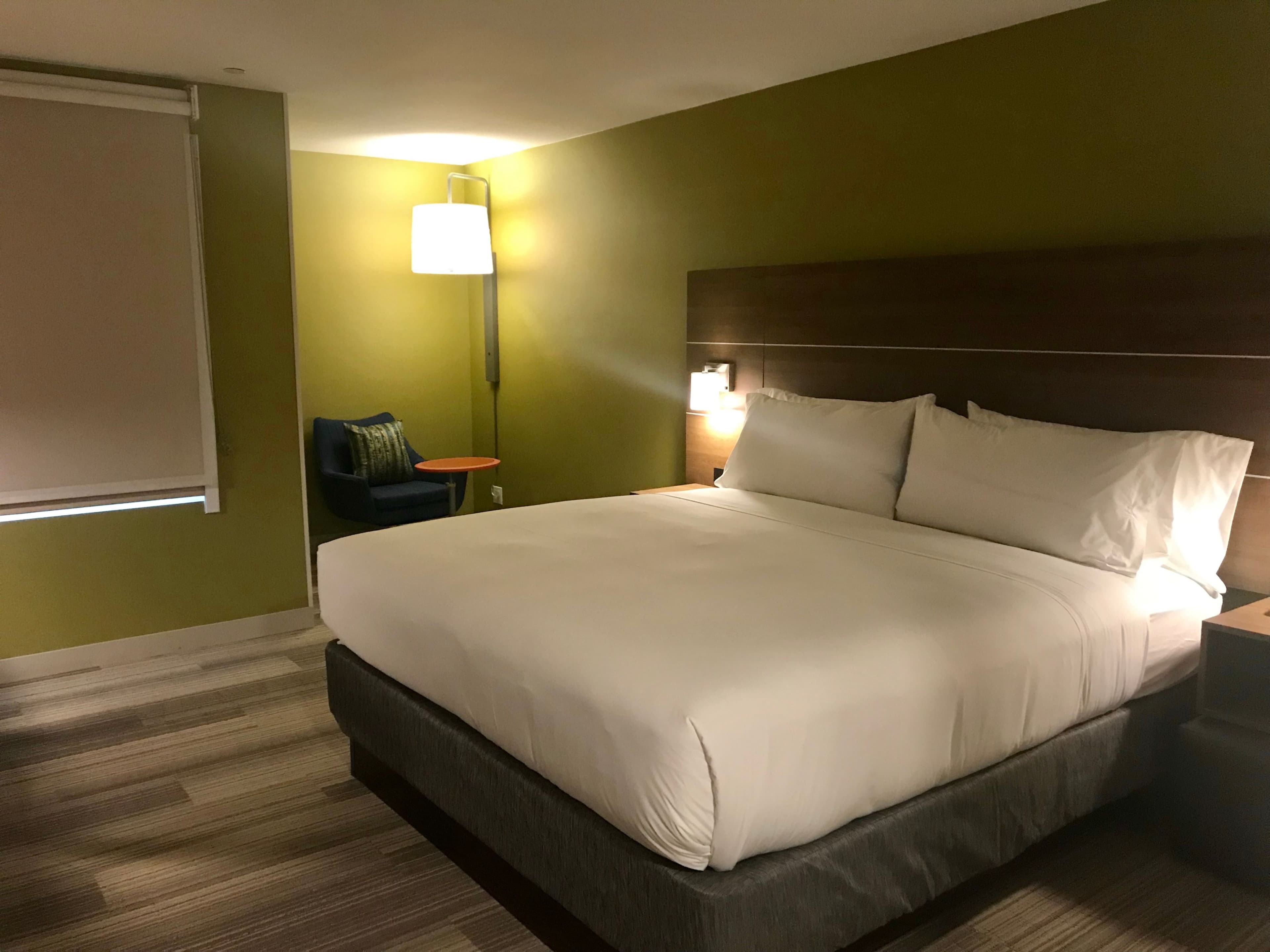 Holiday Inn Express & Suites Pasadena - Los Angeles — 7
