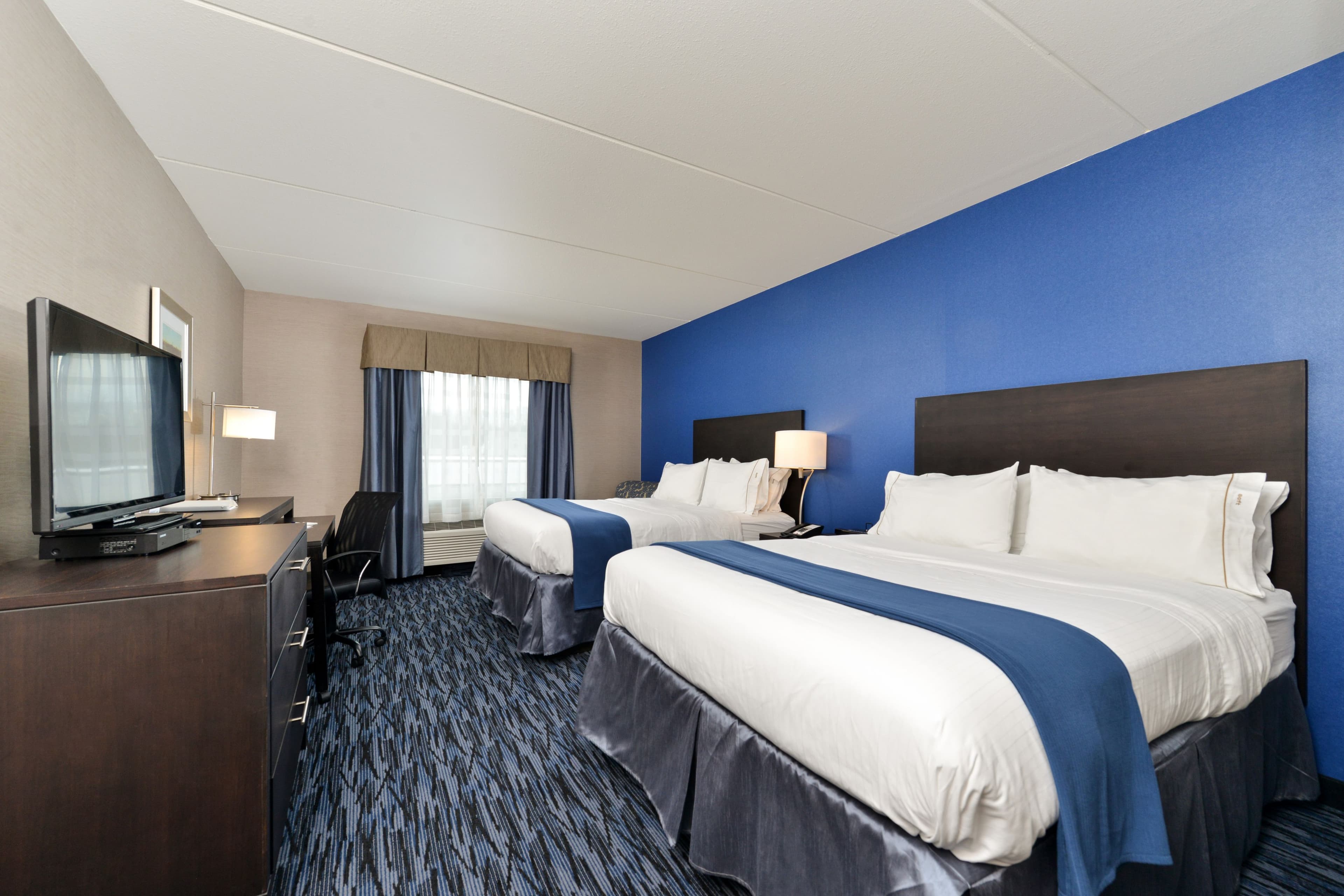 Holiday Inn Express & Suites Peekskill-Lower Hudson Valley - Image 3