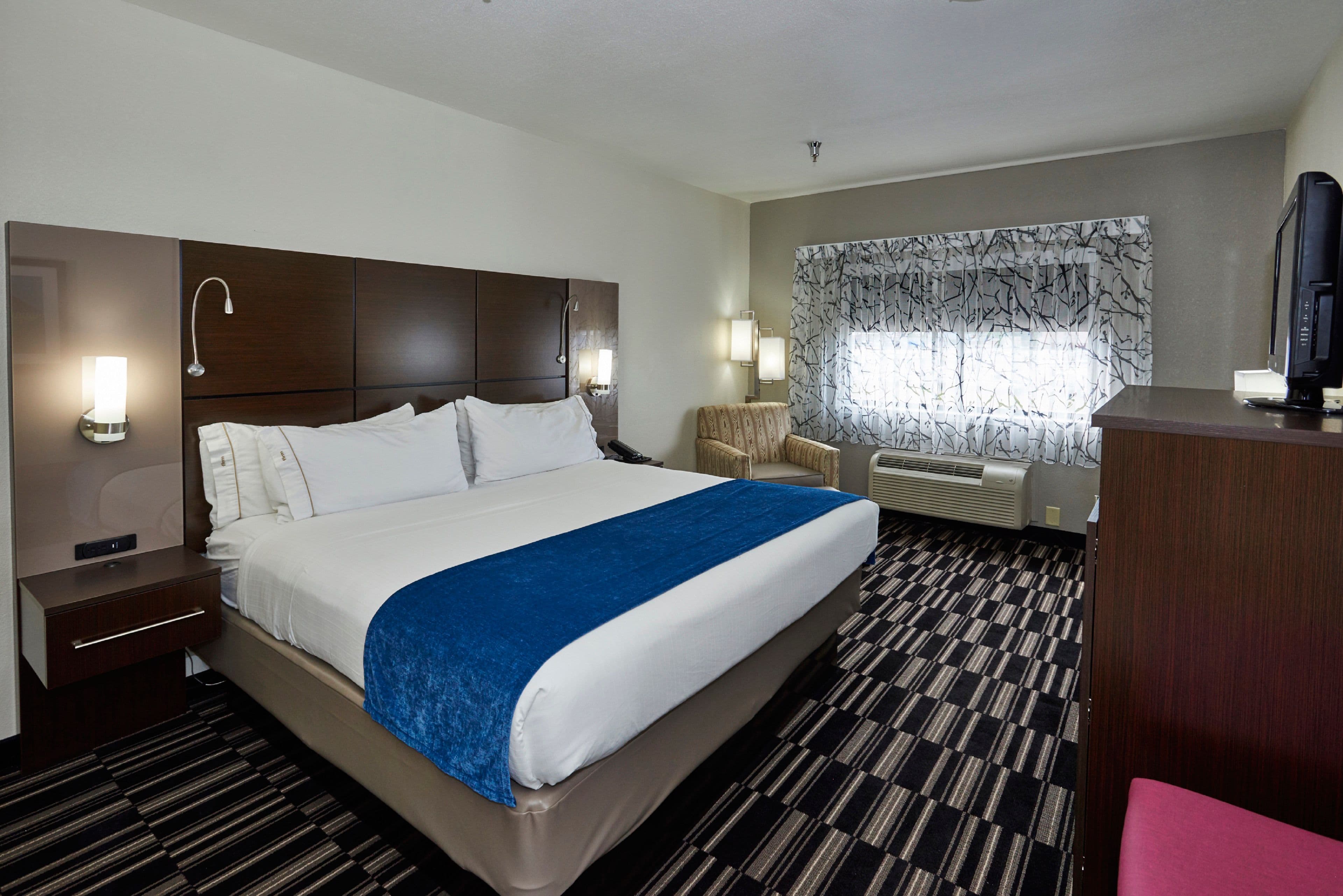 Holiday Inn Express & Suites Birmingham South - Pelham — 6