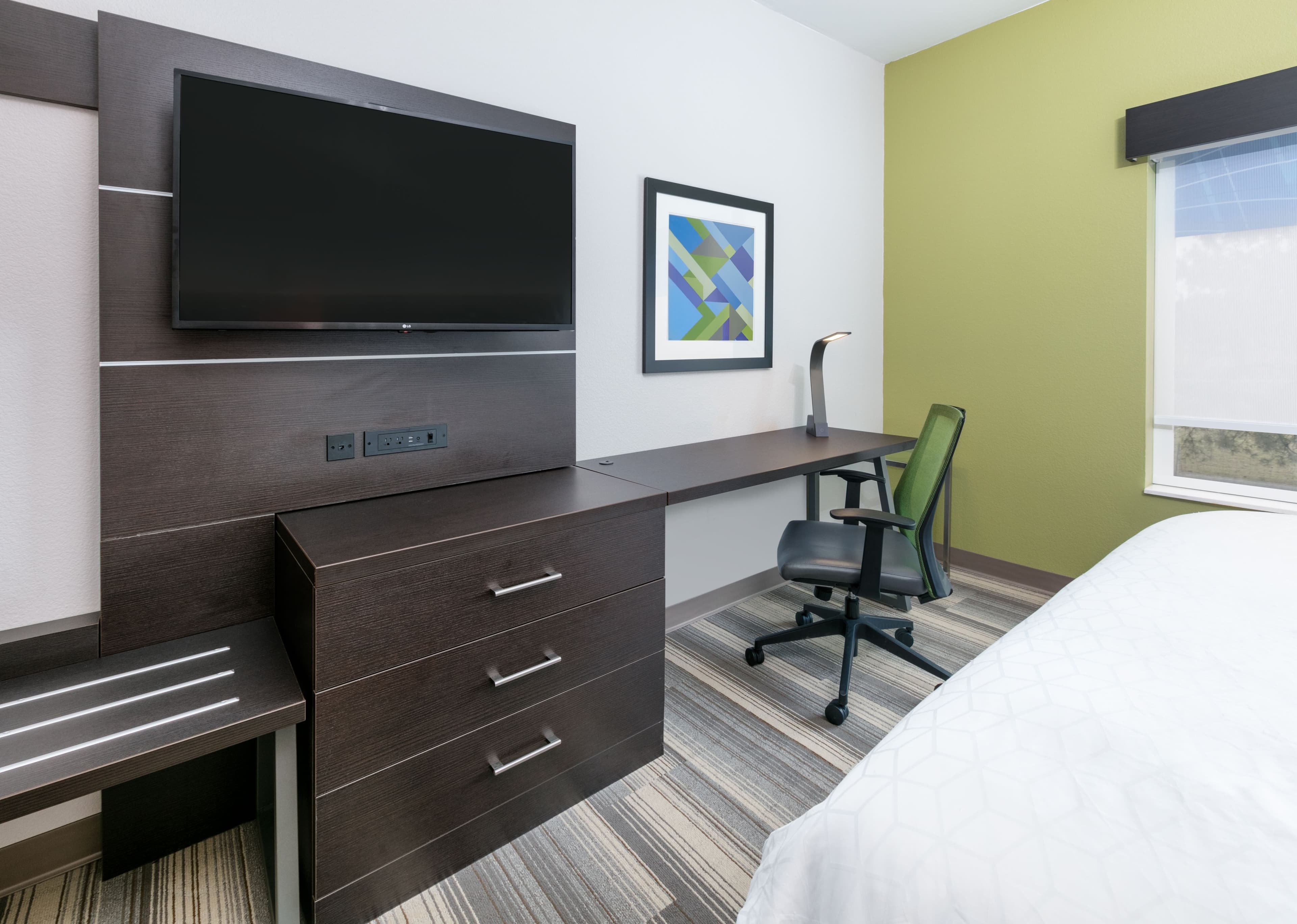 Holiday Inn Express & Suites Pell City — 12