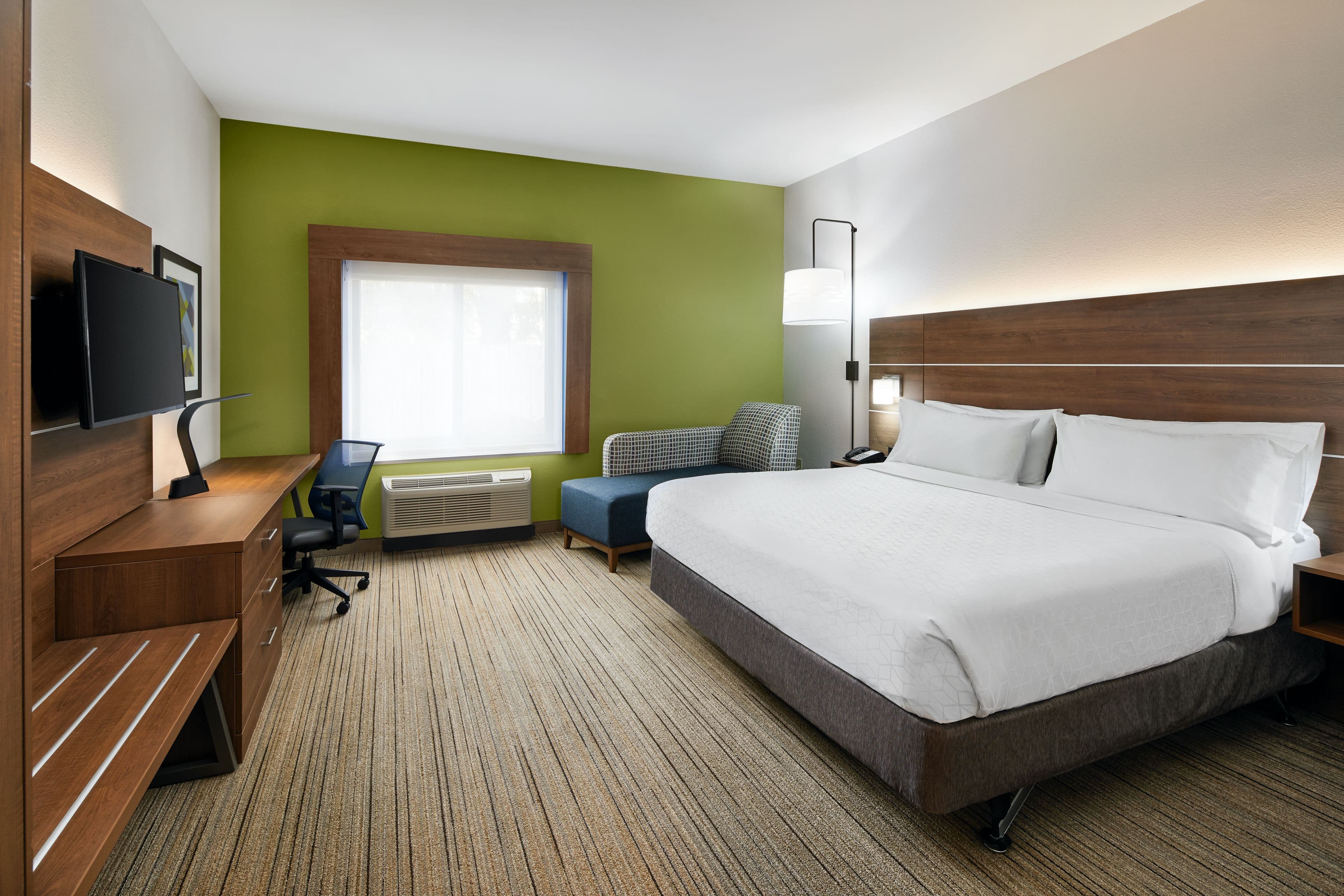 Holiday Inn Express & Suites Pensacola West-Navy Base — 10