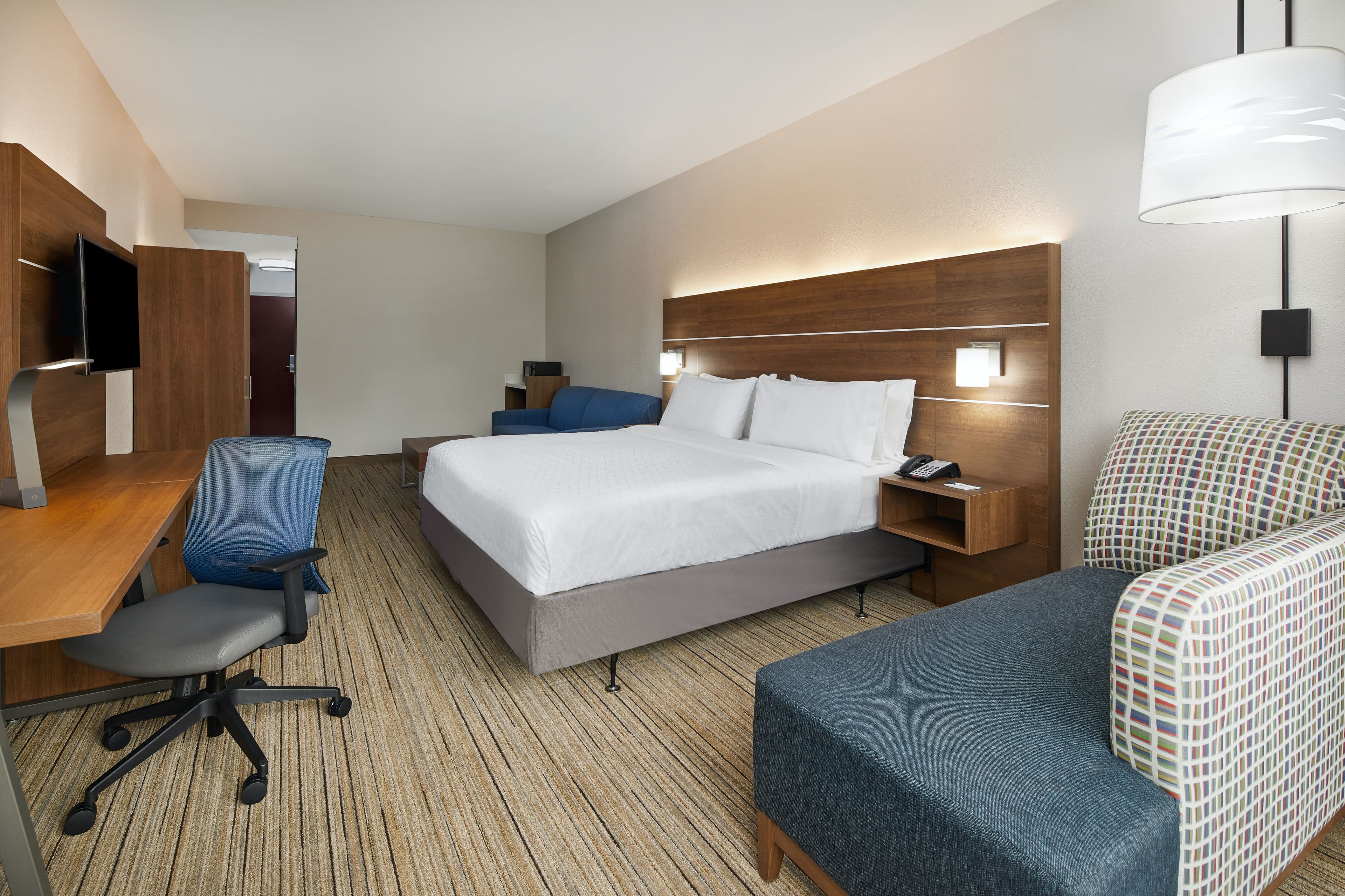 Holiday Inn Express & Suites Pensacola West-Navy Base — 11