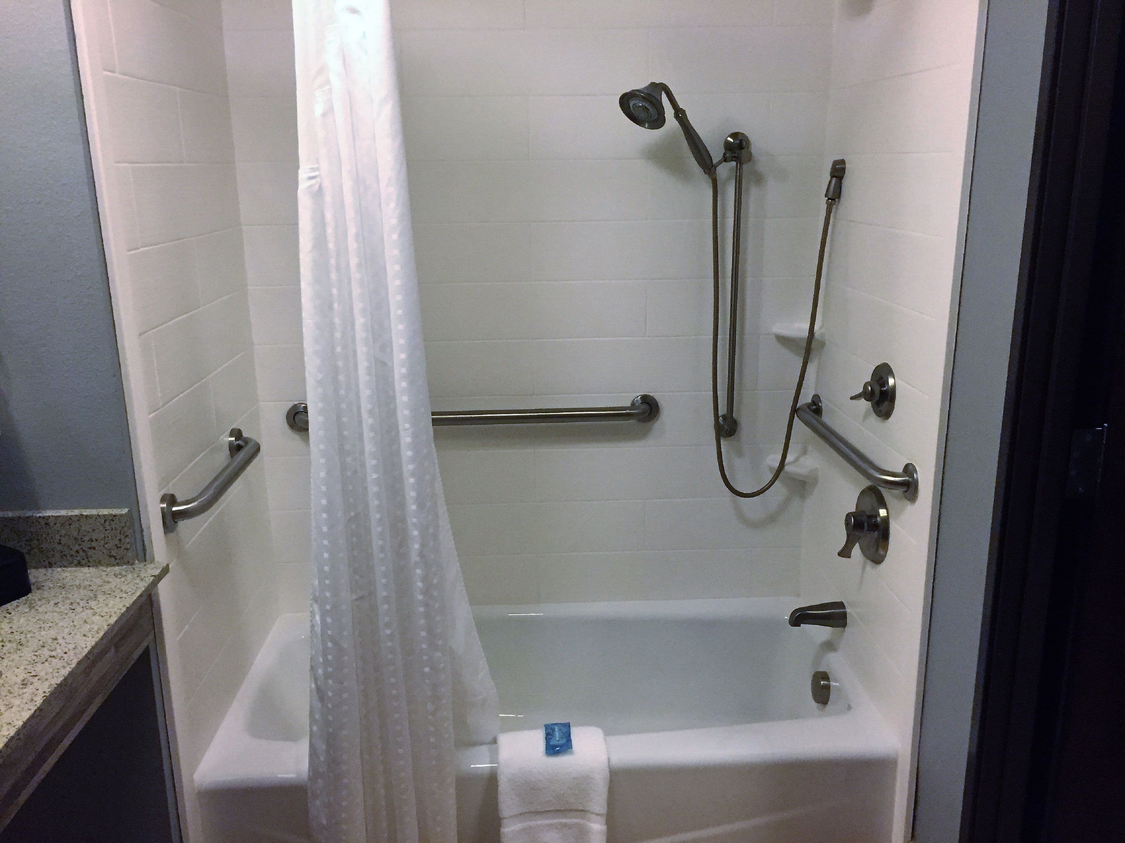 Holiday Inn Express & Suites Perry-National Fairground Area — 39