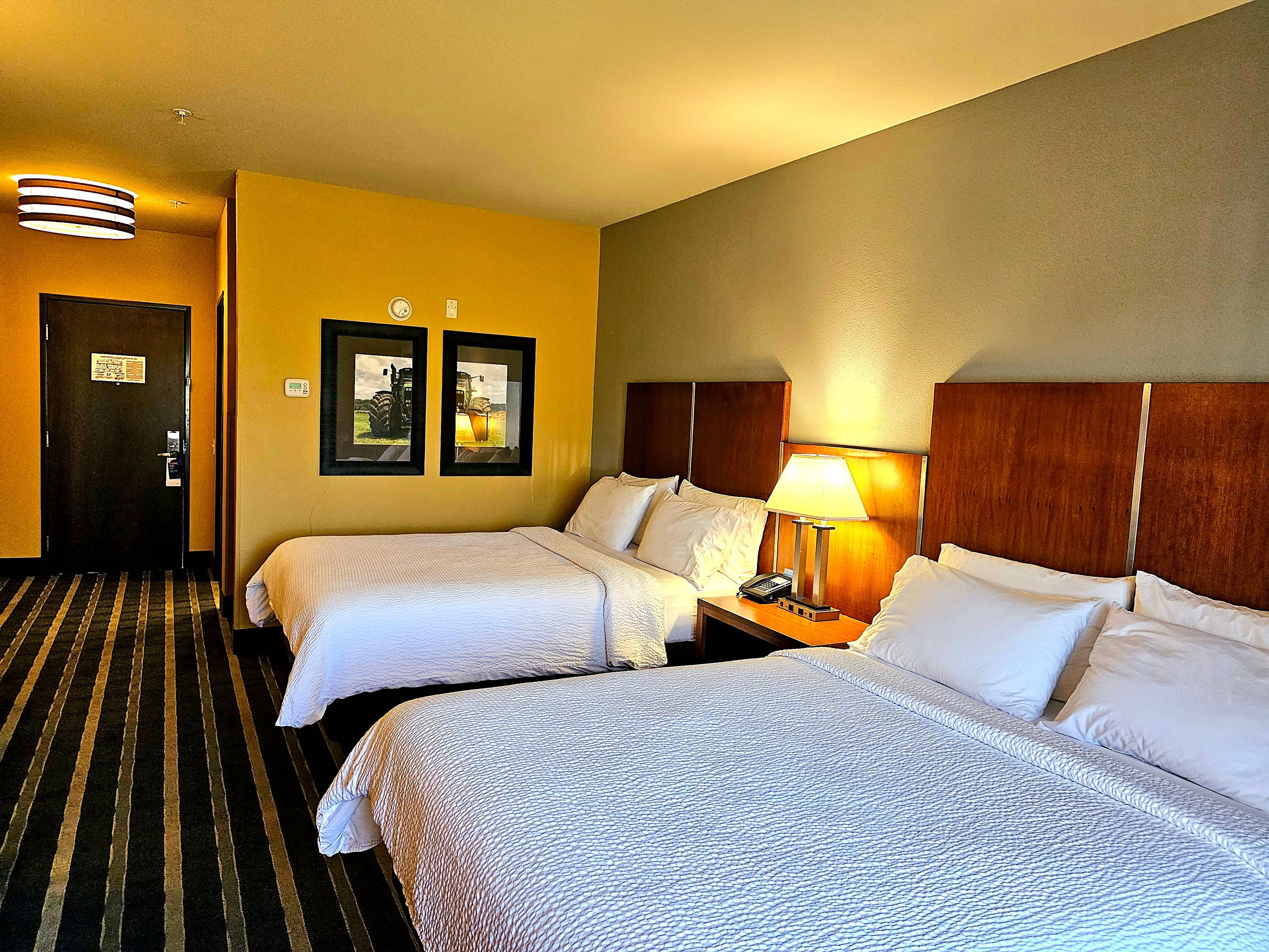 Holiday Inn Express & Suites Perry-National Fairground Area — 8