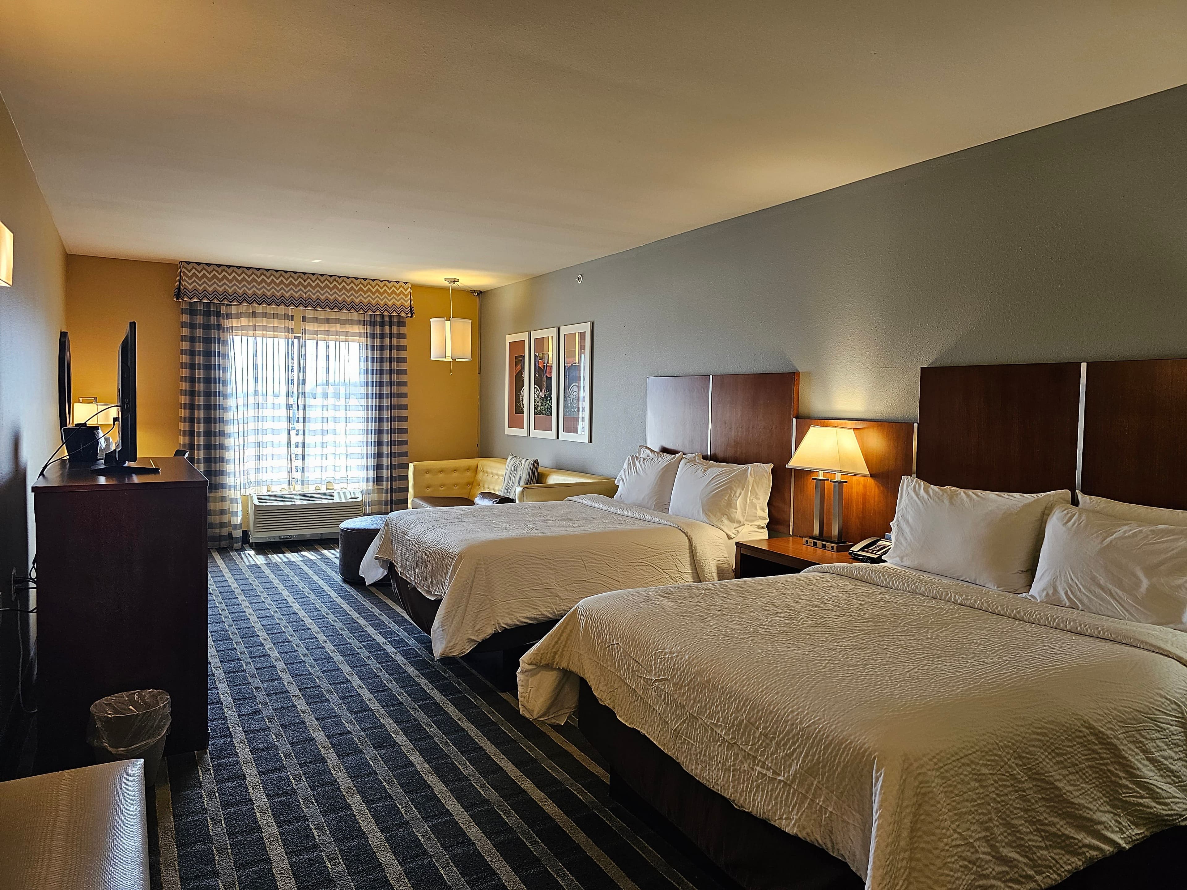 Holiday Inn Express & Suites Perry-National Fairground Area — 42