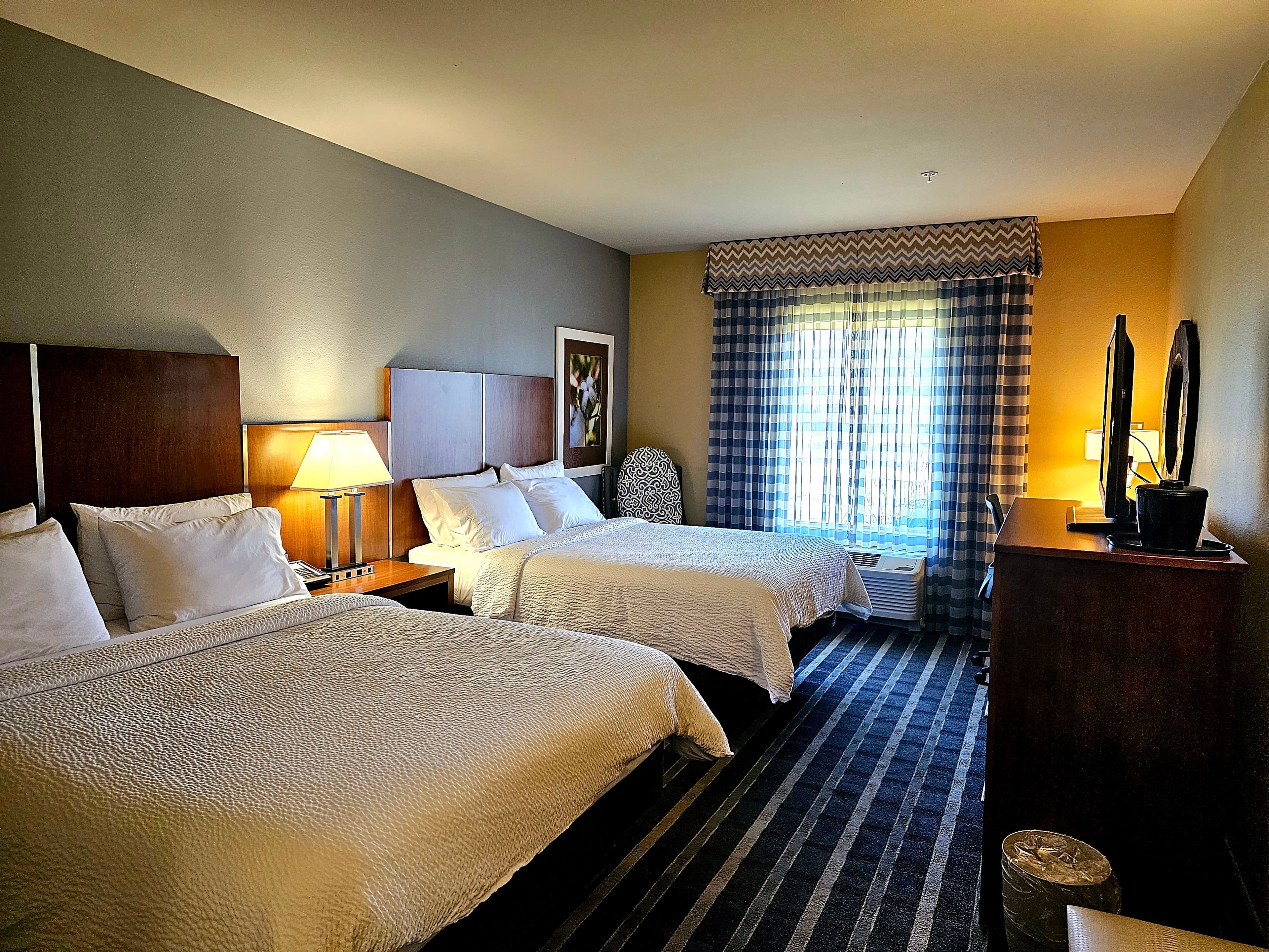 Holiday Inn Express & Suites Perry-National Fairground Area — 6