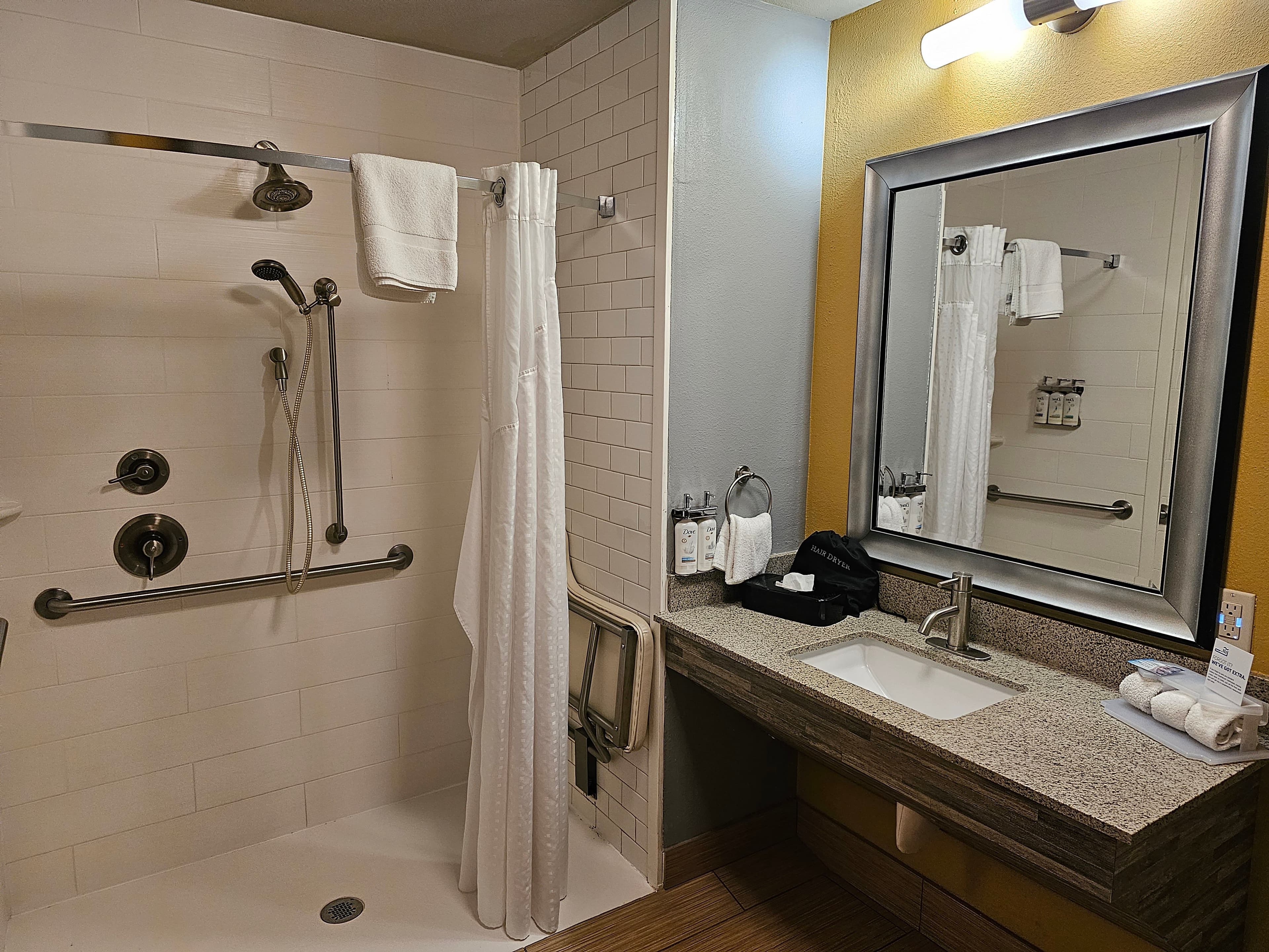 Holiday Inn Express & Suites Perry-National Fairground Area — 52