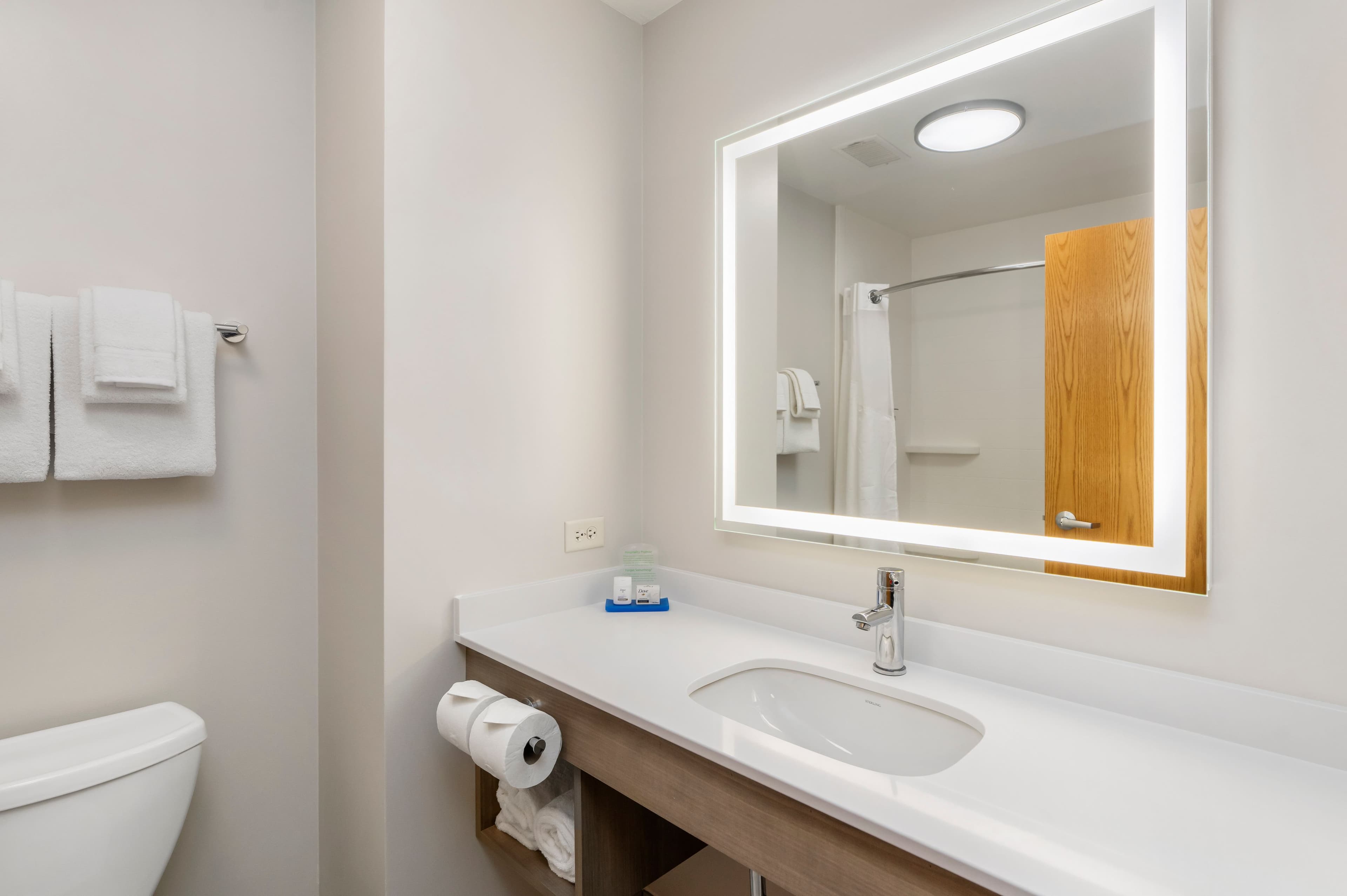 Holiday Inn Express & Suites Peru - LaSalle Area - Image 5