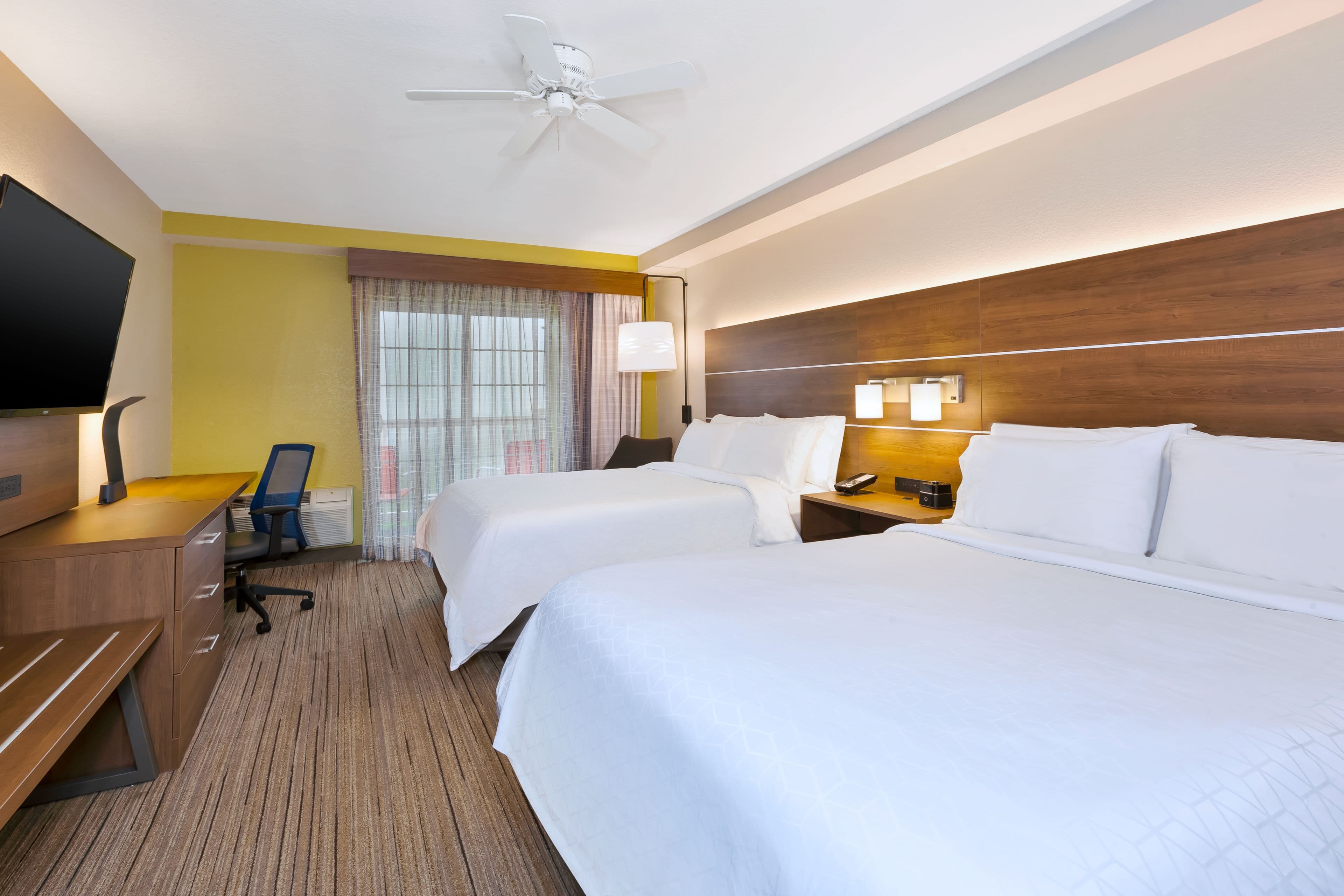 Holiday Inn Express & Suites Petoskey — 20