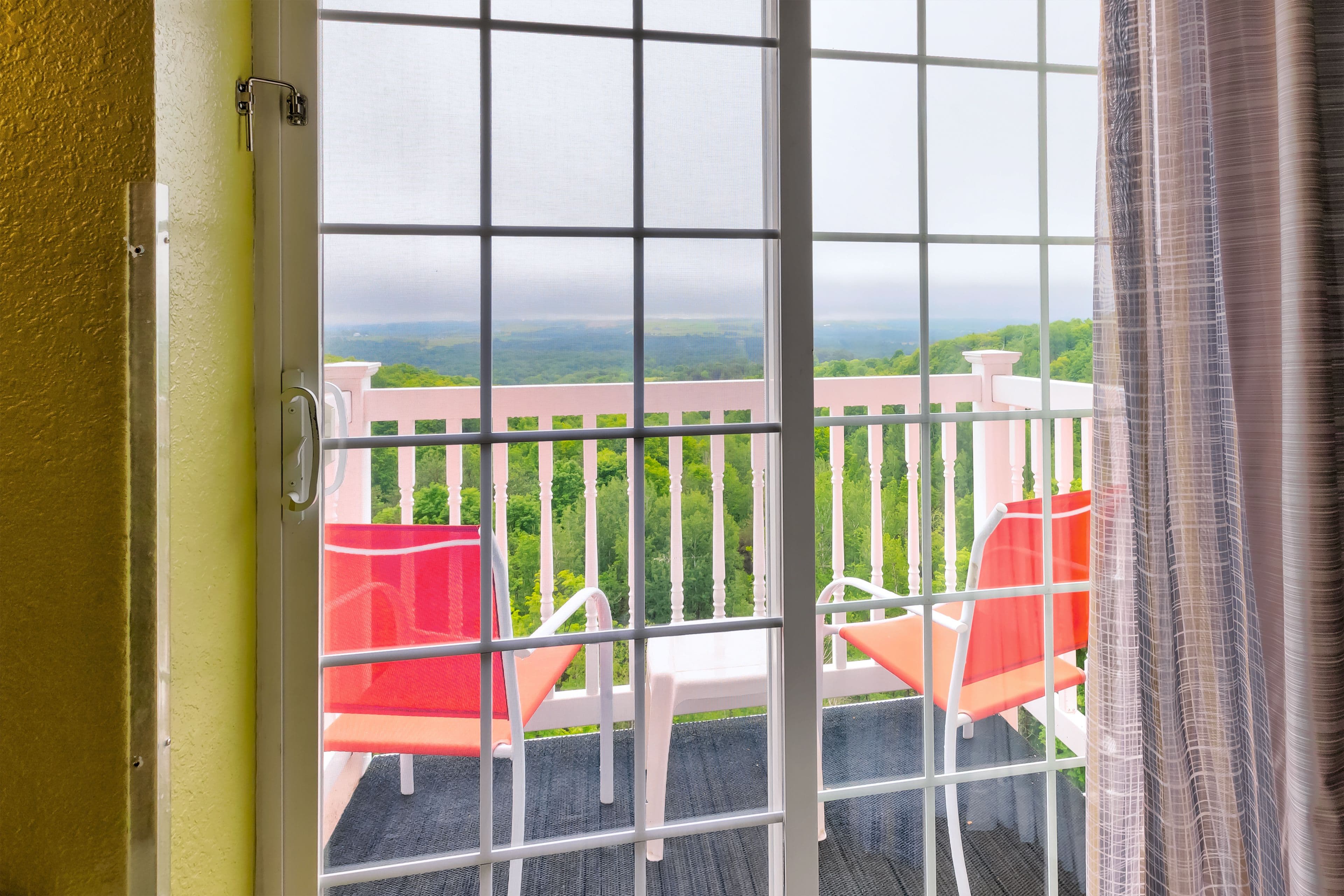 Holiday Inn Express & Suites Petoskey — 11