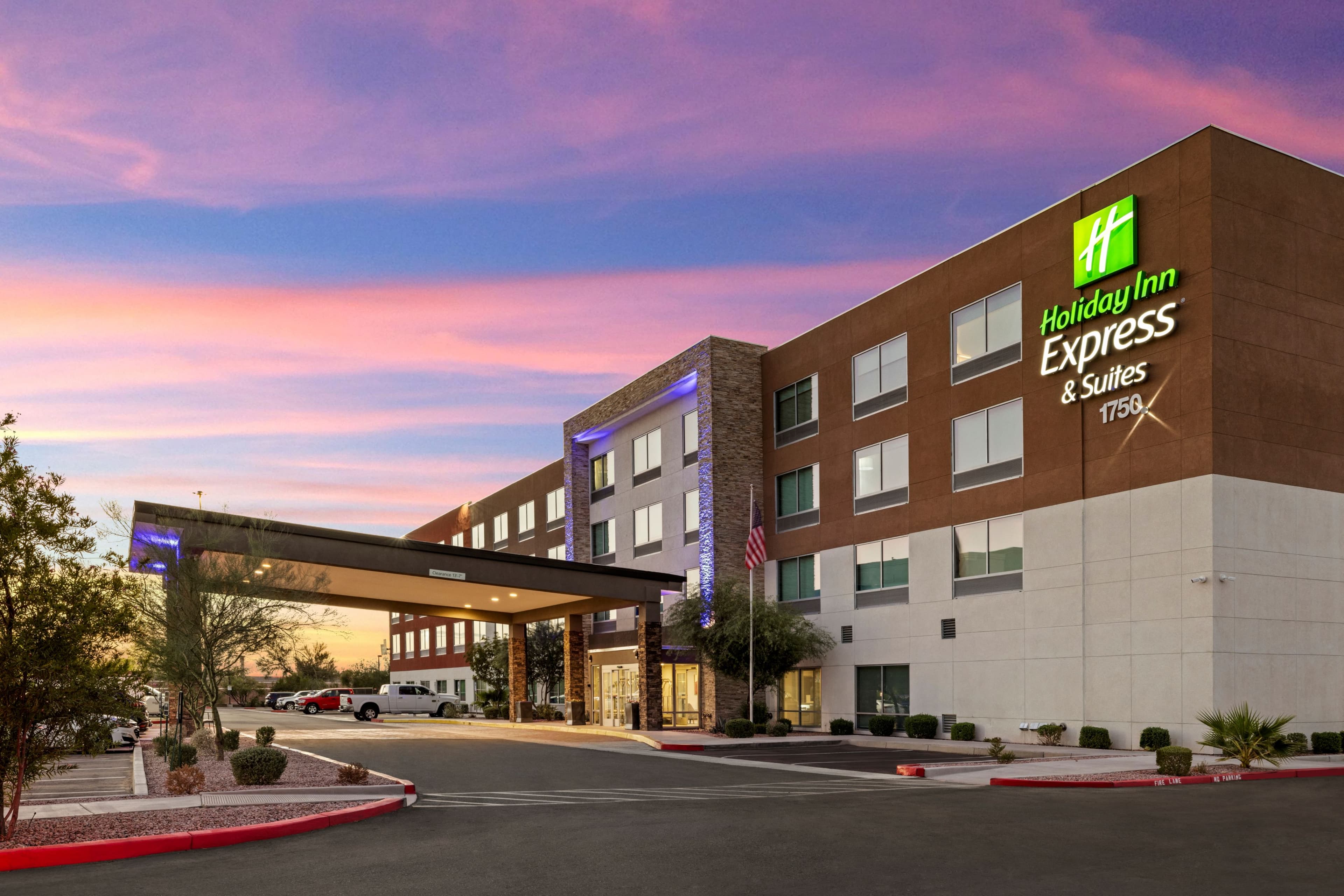 Holiday Inn Express & Suites Phoenix West - Tolleson - Image 1