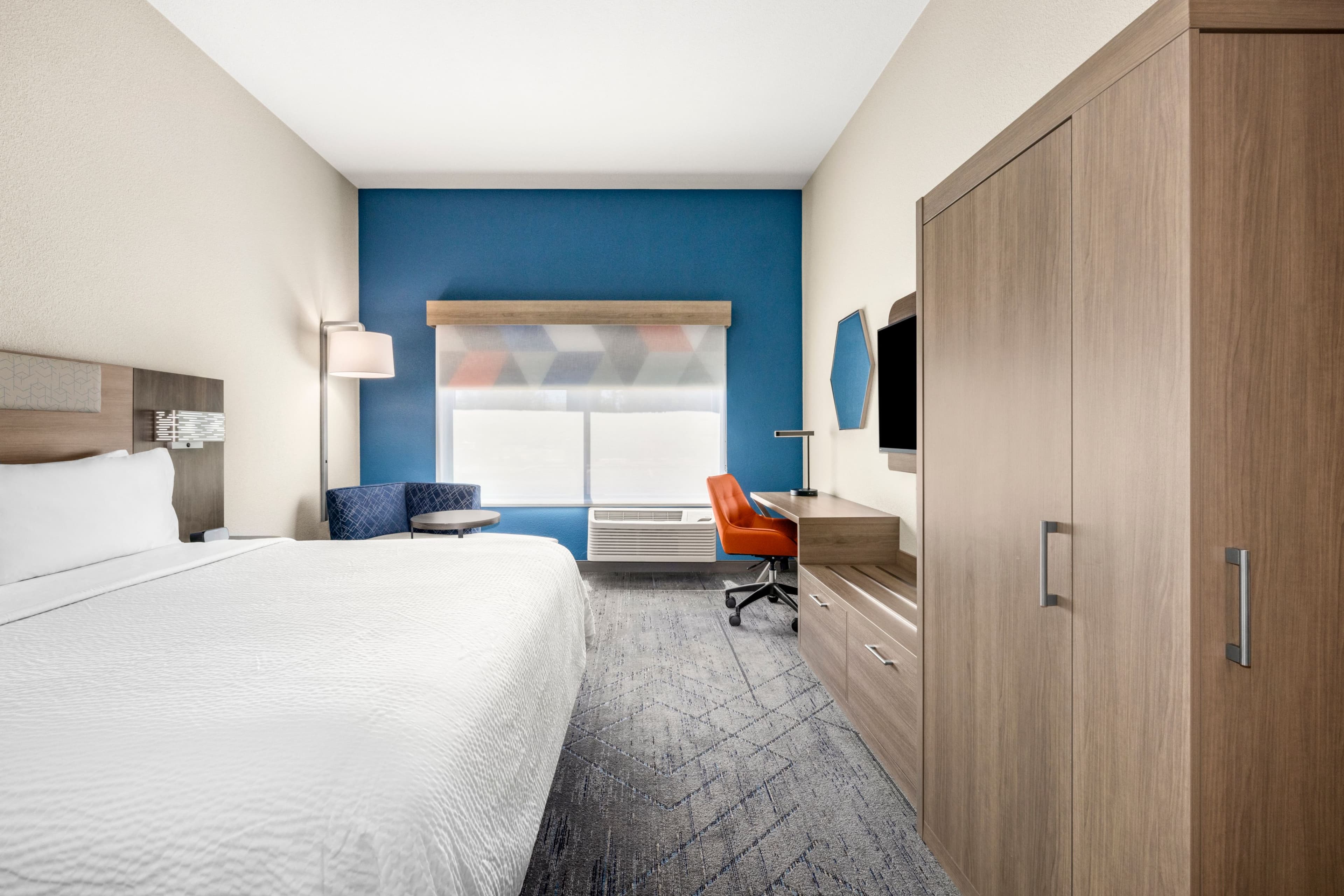 Holiday Inn Express & Suites Phoenix West - Tolleson — 33