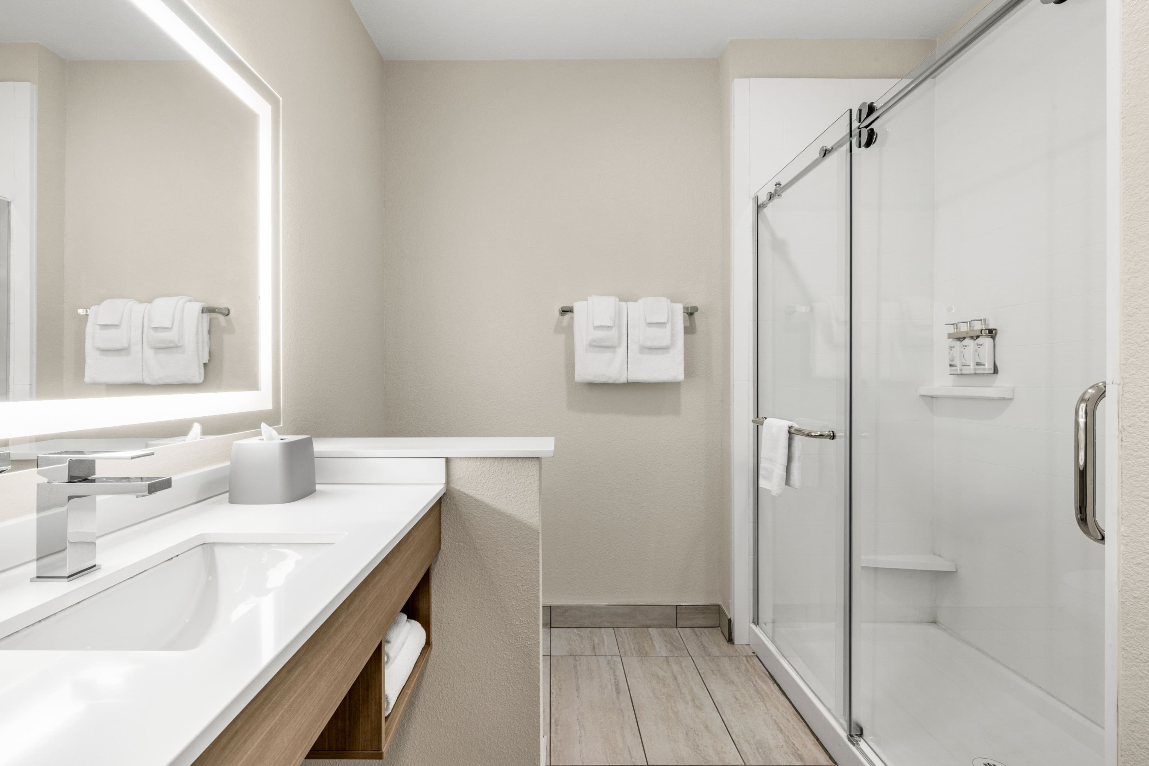 Standard Room - Image 13