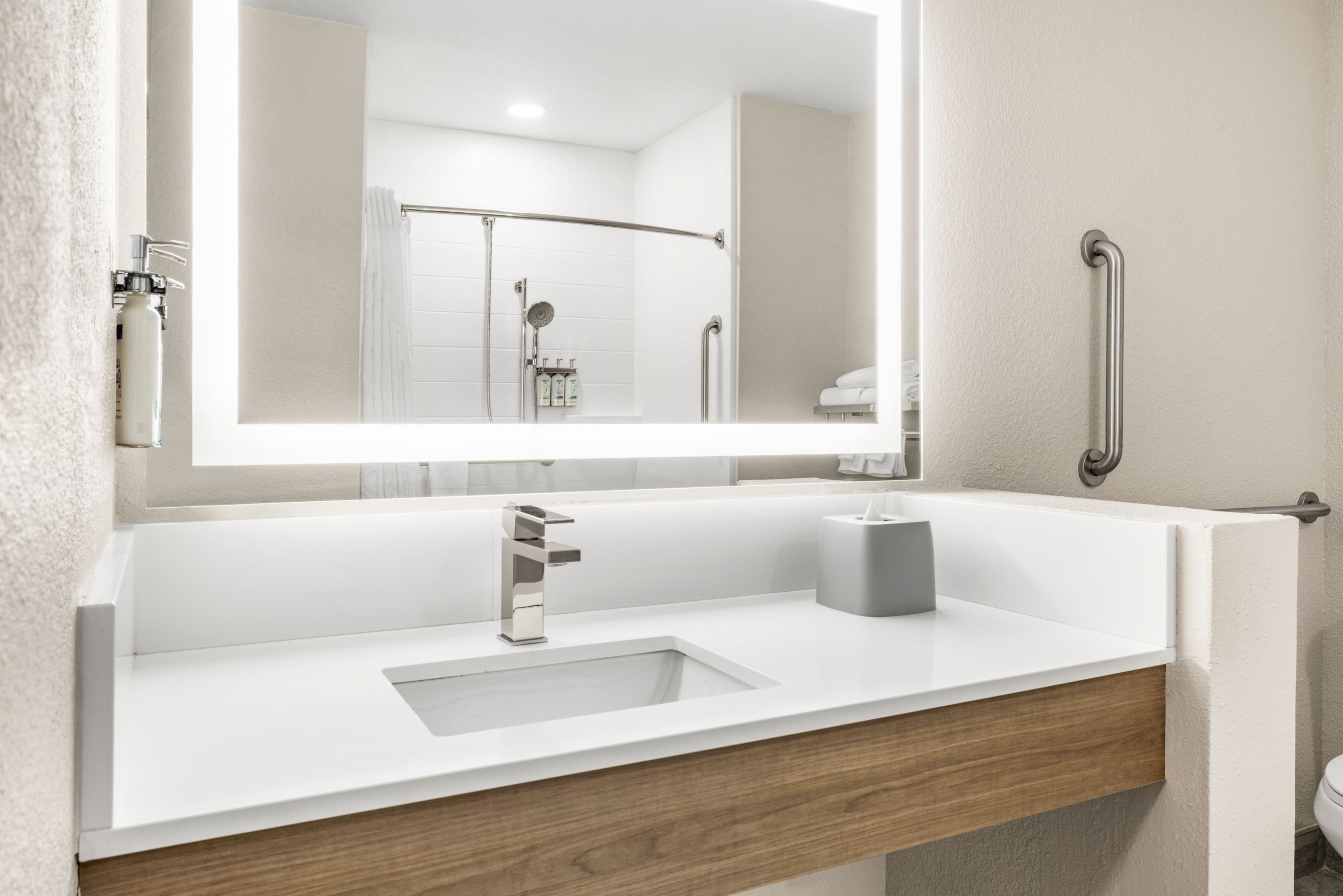 Standard Room - Image 9