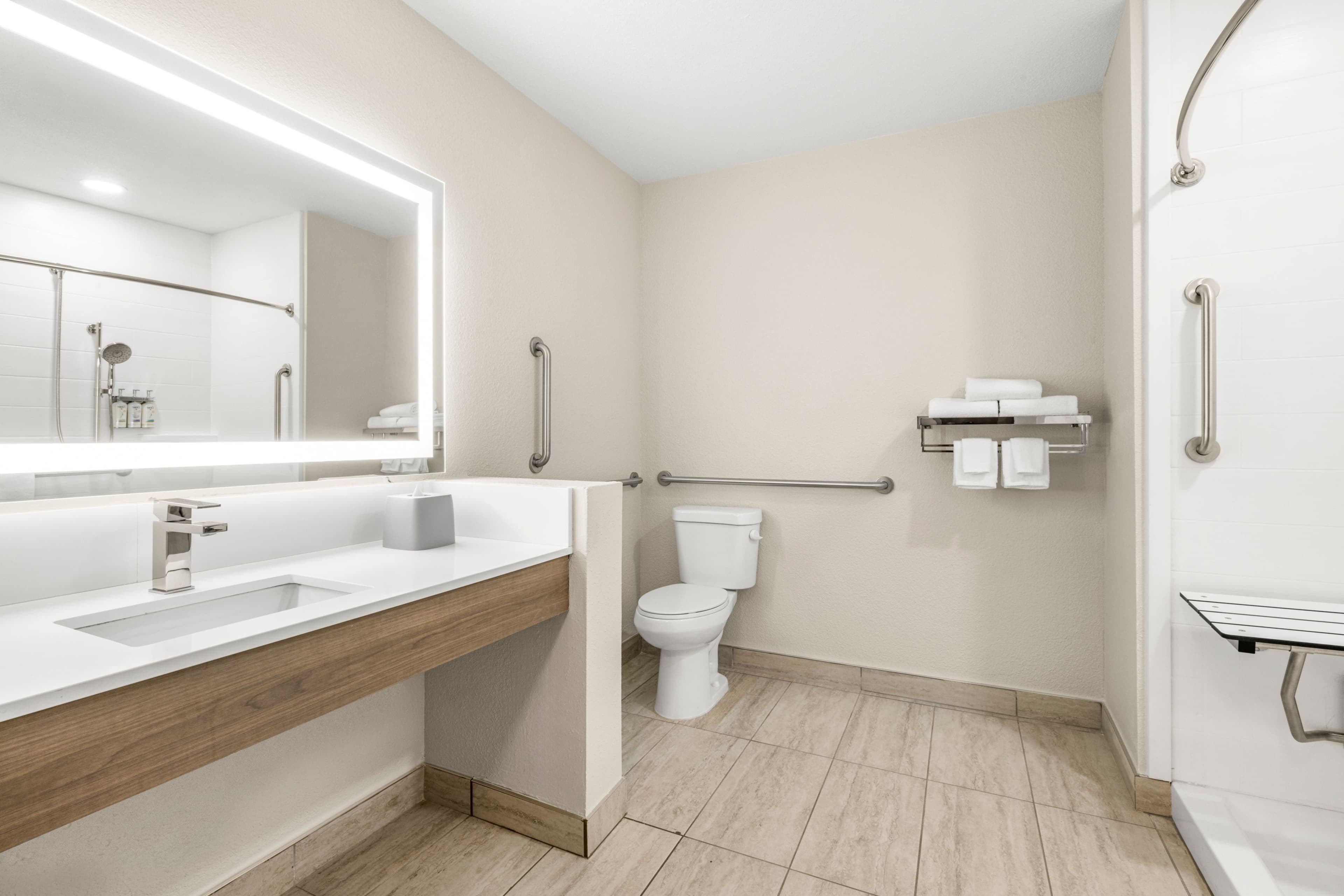 Holiday Inn Express & Suites Phoenix West - Tolleson — 32