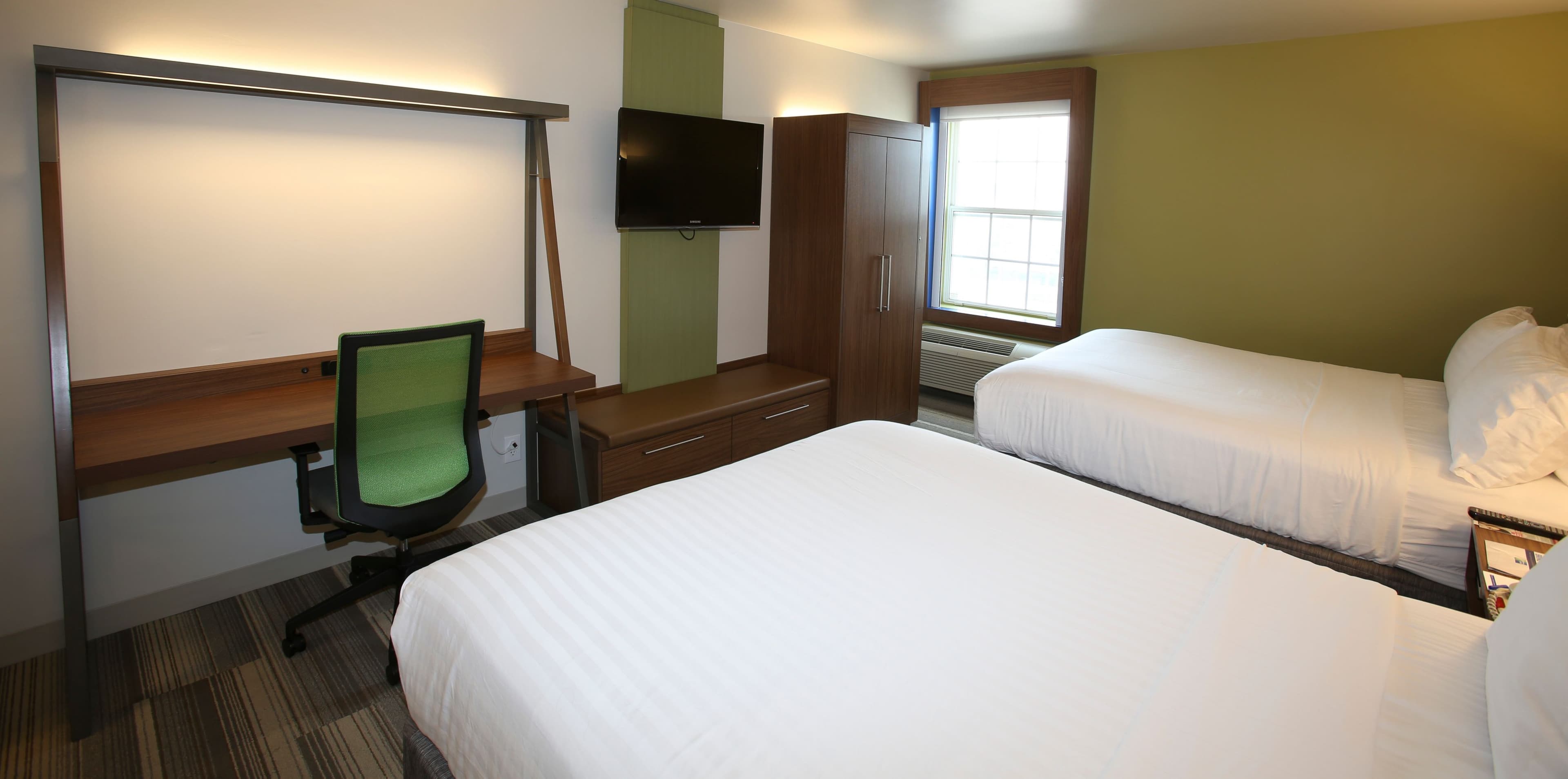Holiday Inn Express & Suites Phoenix Airport — 15