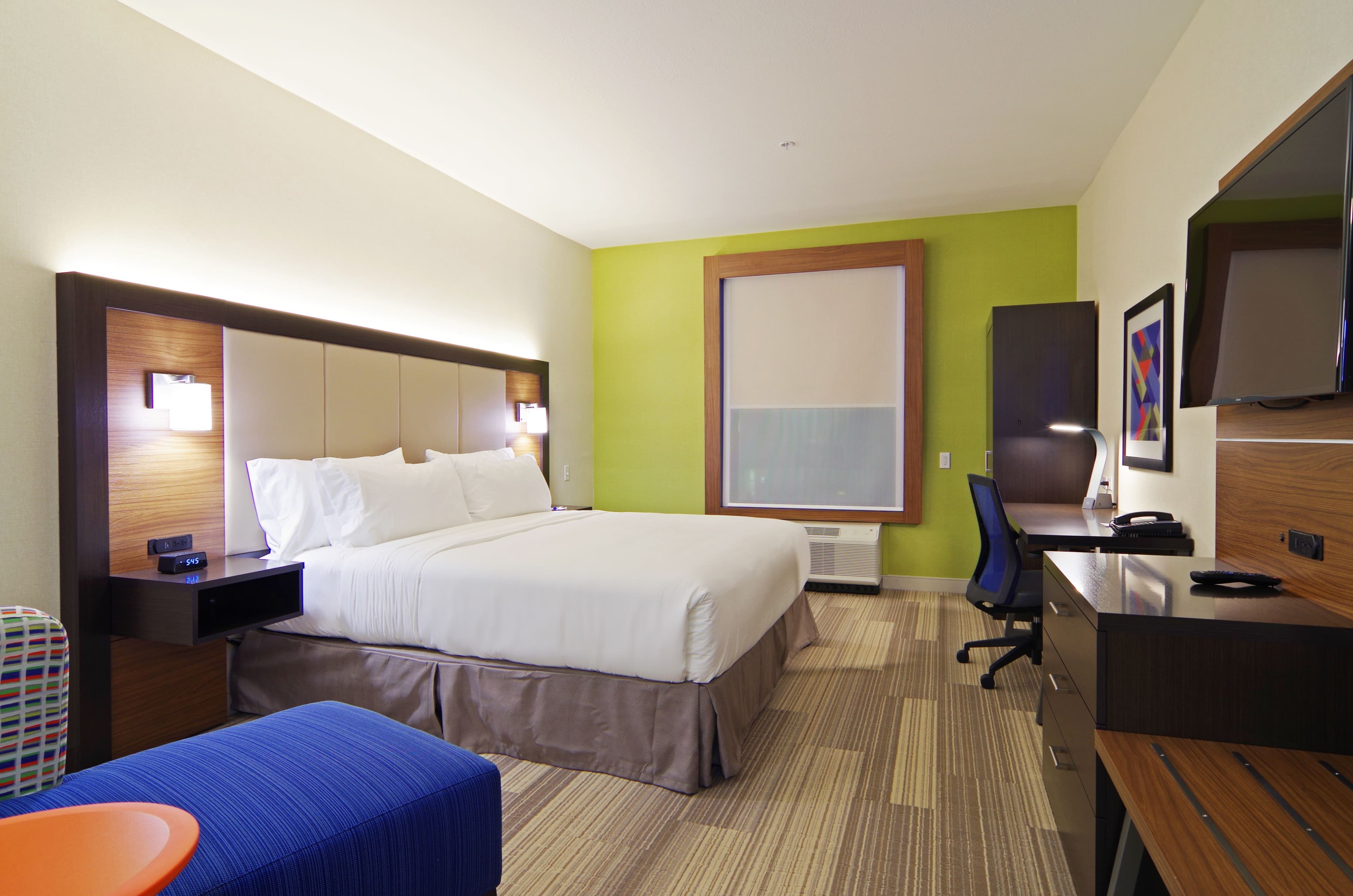 Holiday Inn Express & Suites Phoenix North - Scottsdale — 9