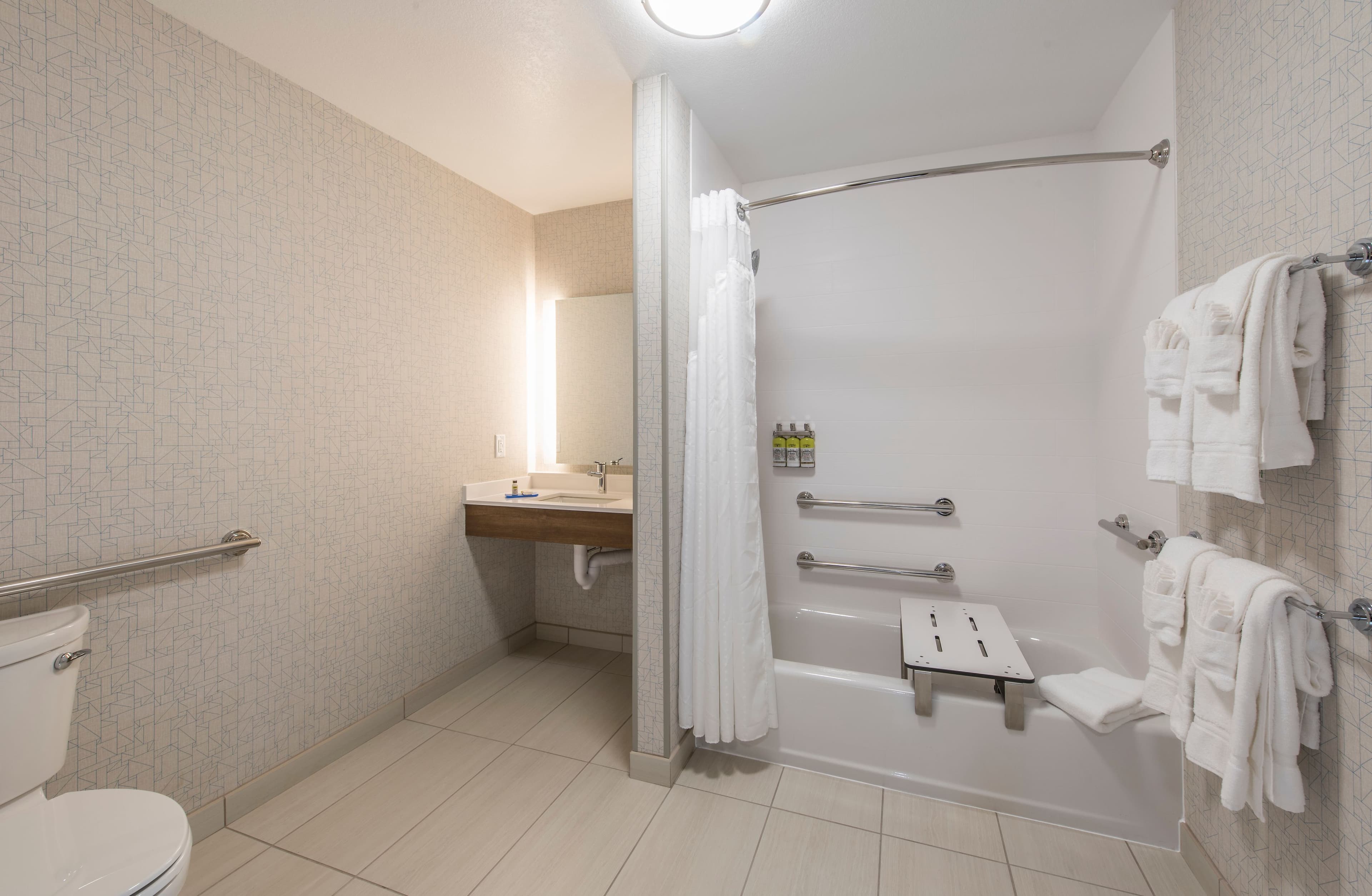 Holiday Inn Express & Suites Phoenix North - Happy Valley — 13