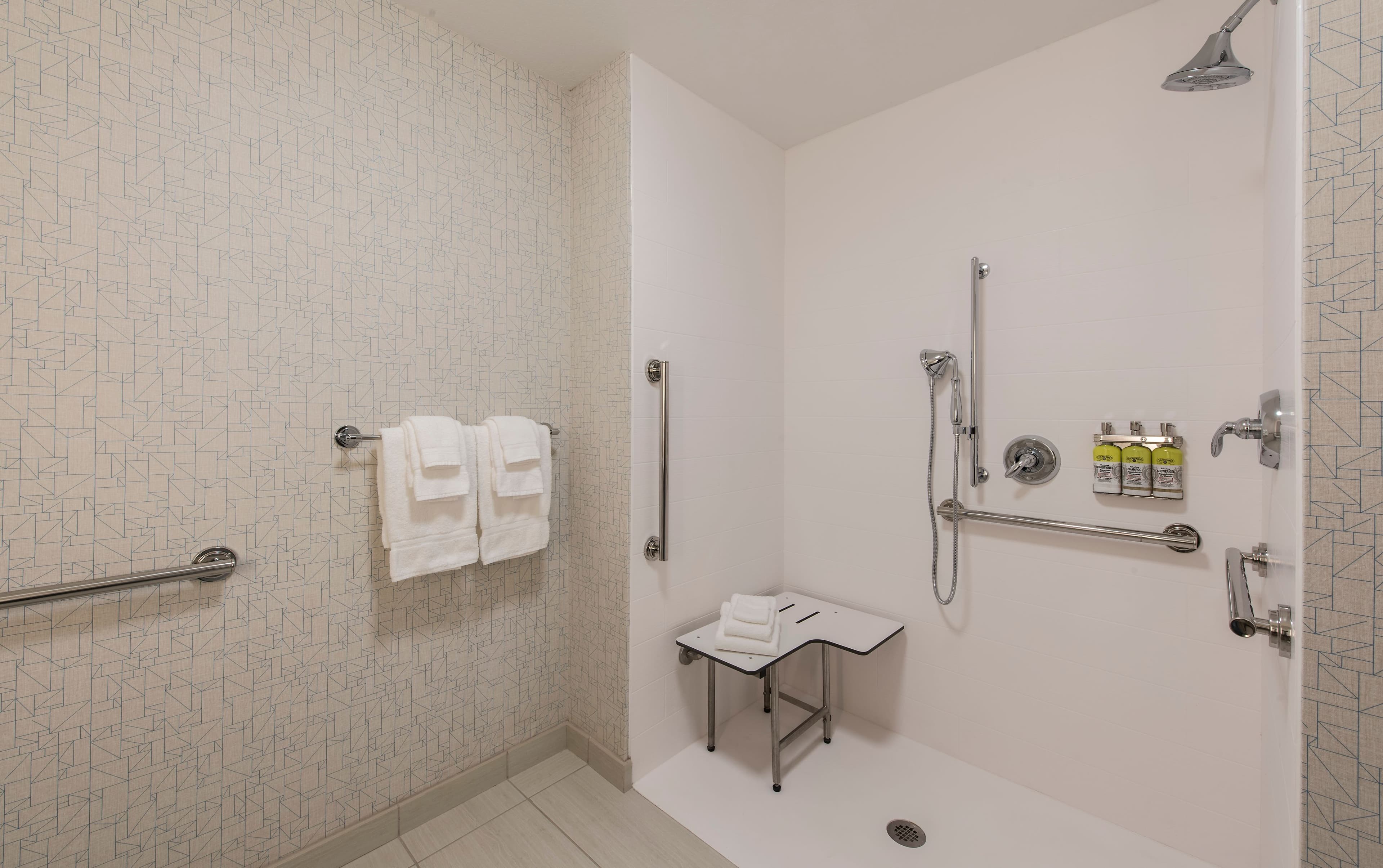 Holiday Inn Express & Suites Phoenix North - Happy Valley — 12