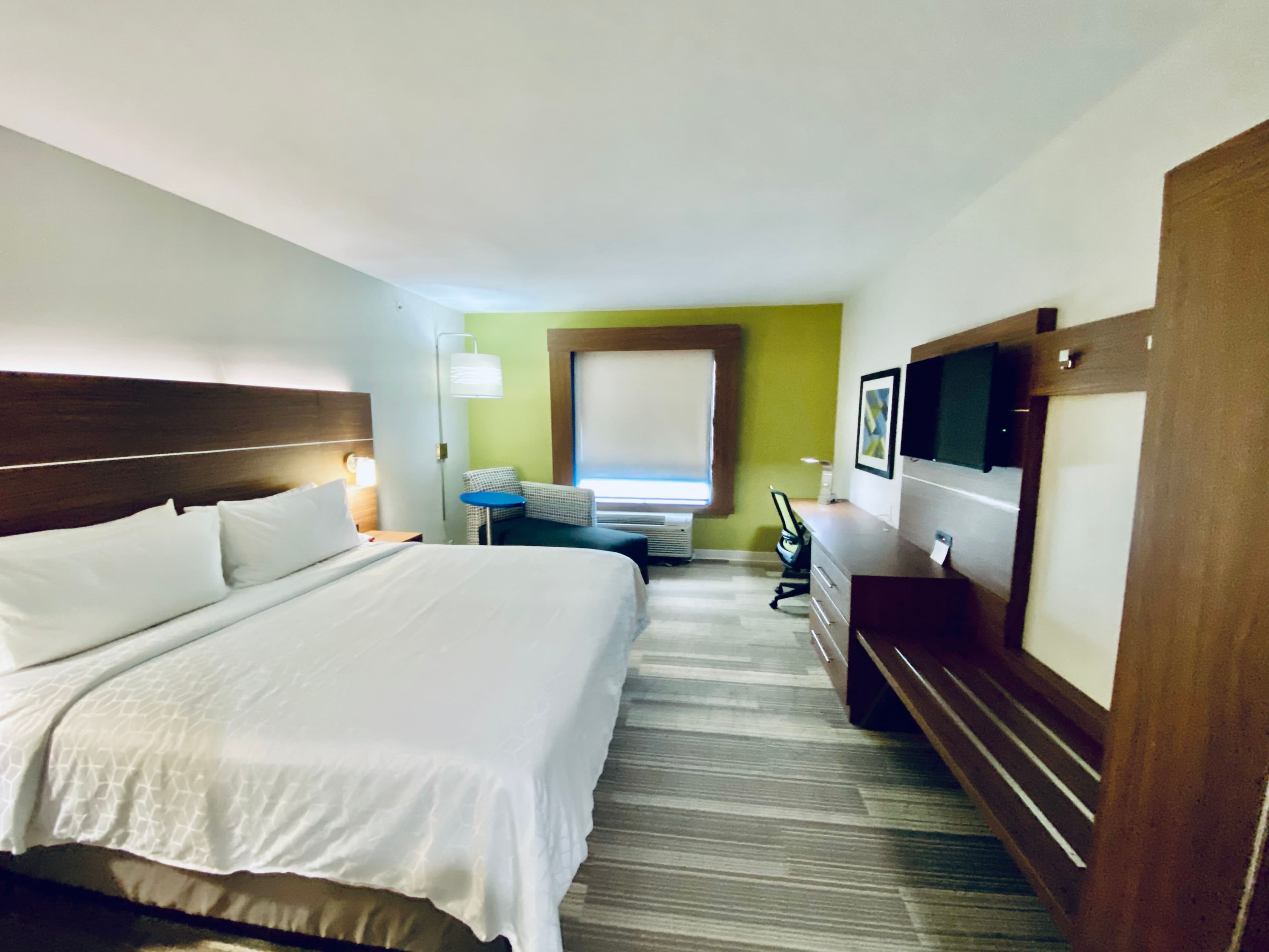 Holiday Inn Express & Suites Pineville-Alexandria Area — 7