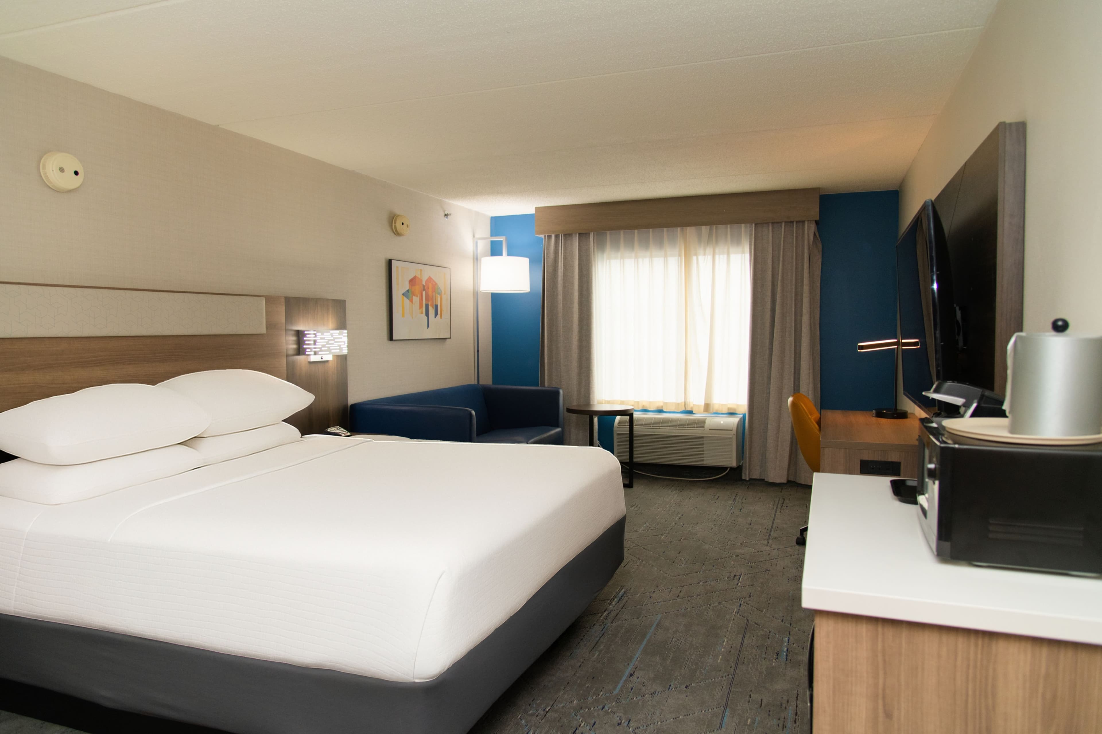 Holiday Inn Express & Suites Pittsburgh-South Side — 8