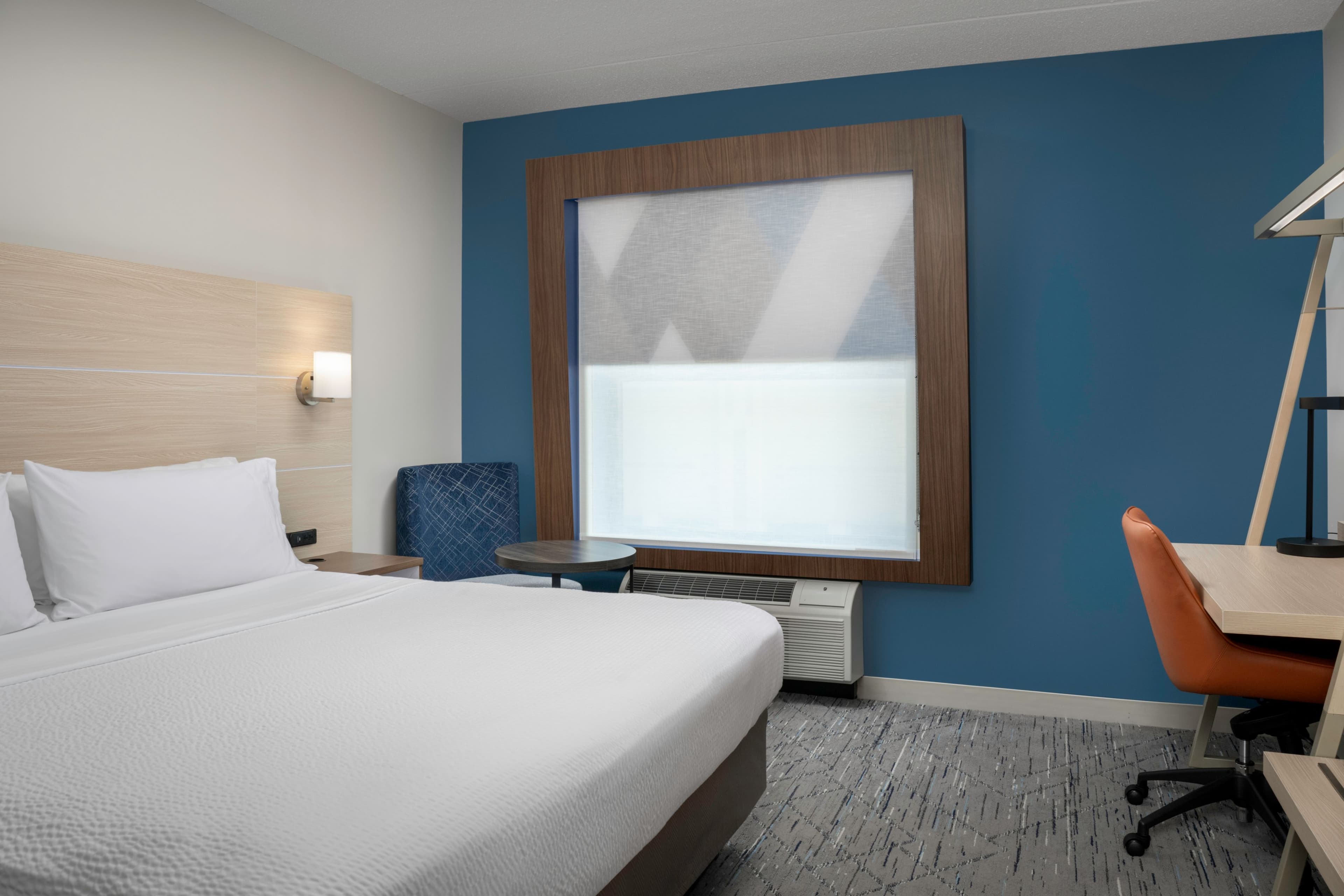 Holiday Inn Express & Suites Pittsburgh North Shore — 13