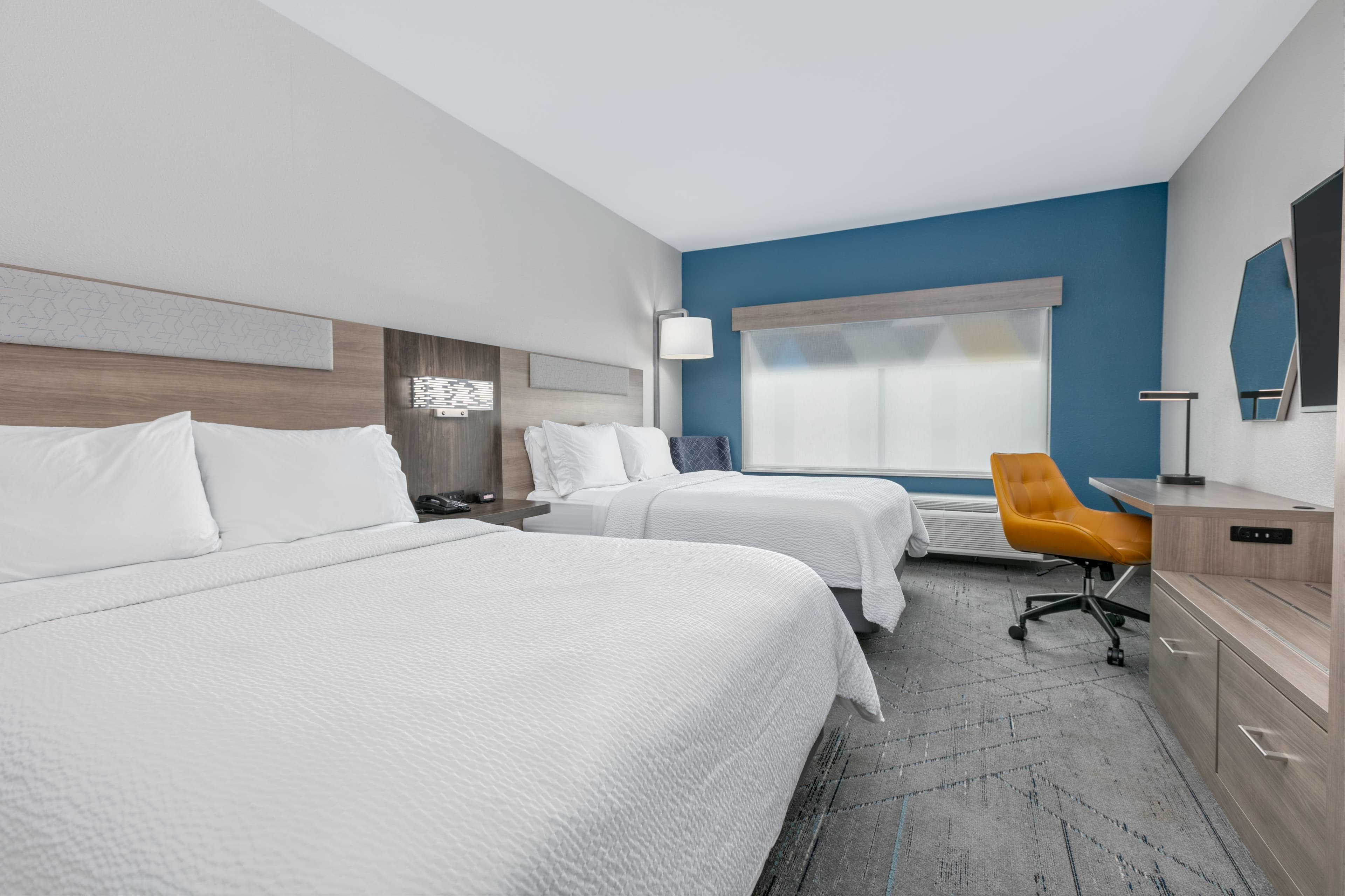 Holiday Inn Express & Suites Dallas – Plano North — 29