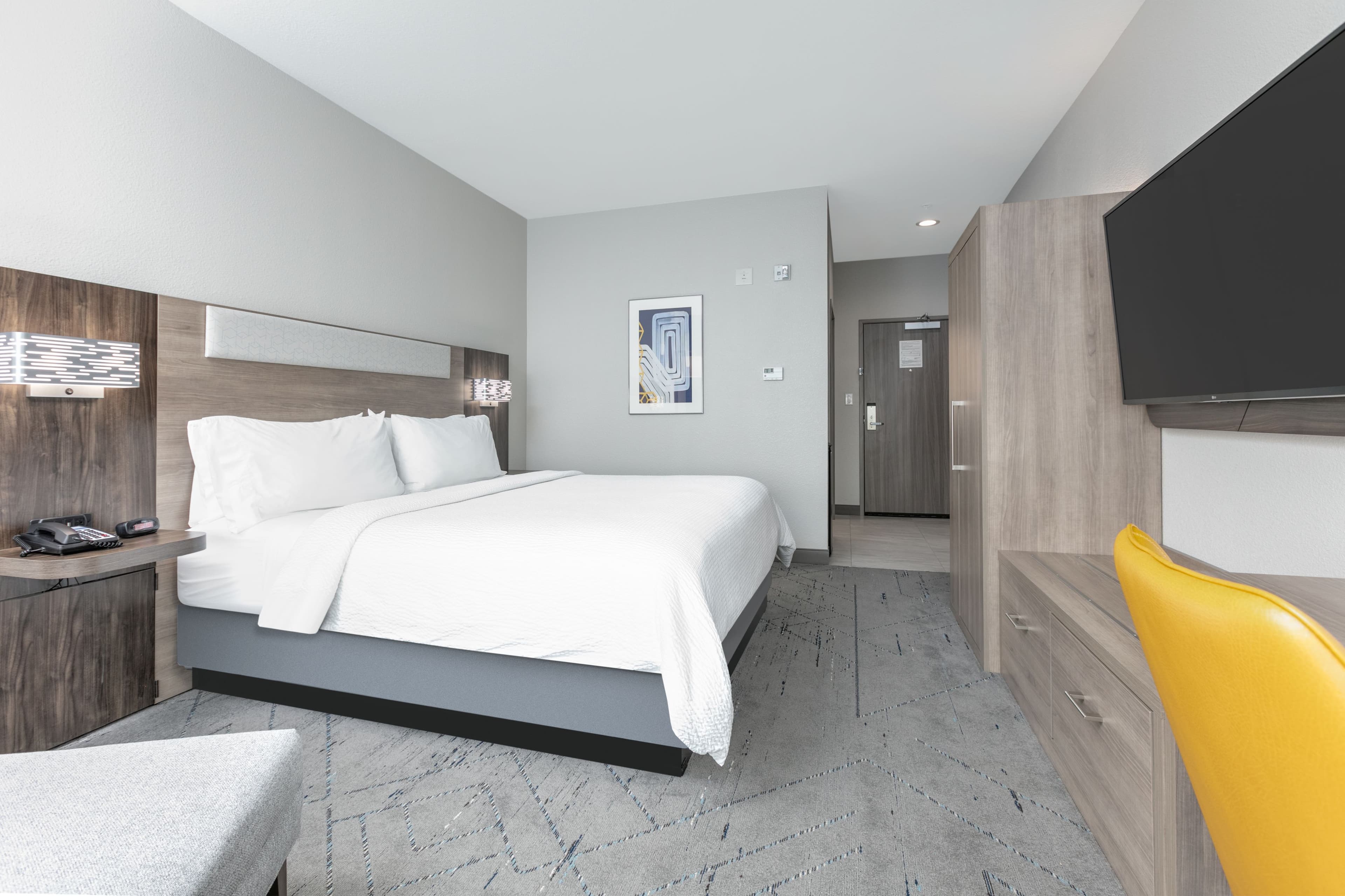 Holiday Inn Express & Suites Dallas – Plano North — 7