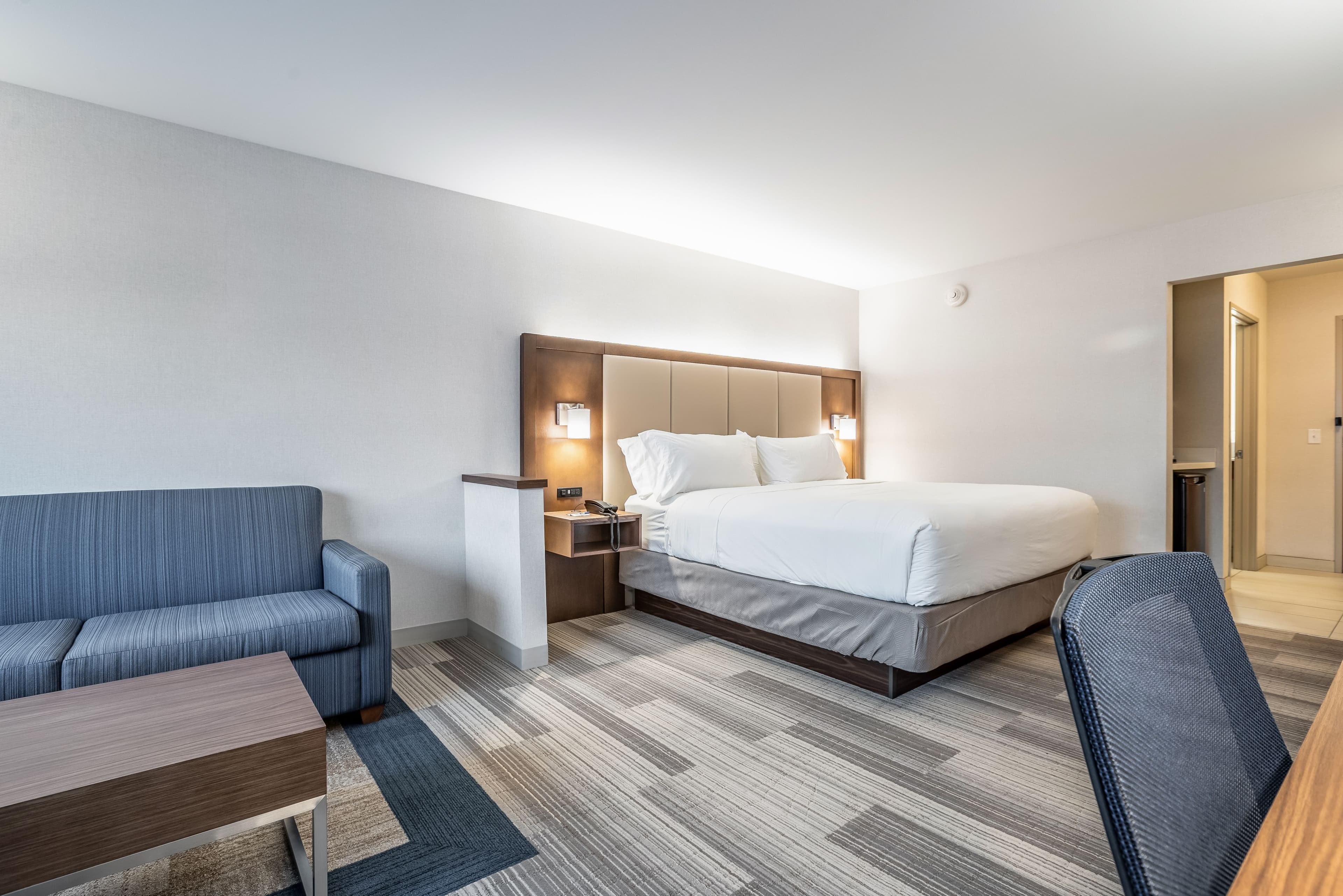 Holiday Inn Express & Suites Platteville — 27