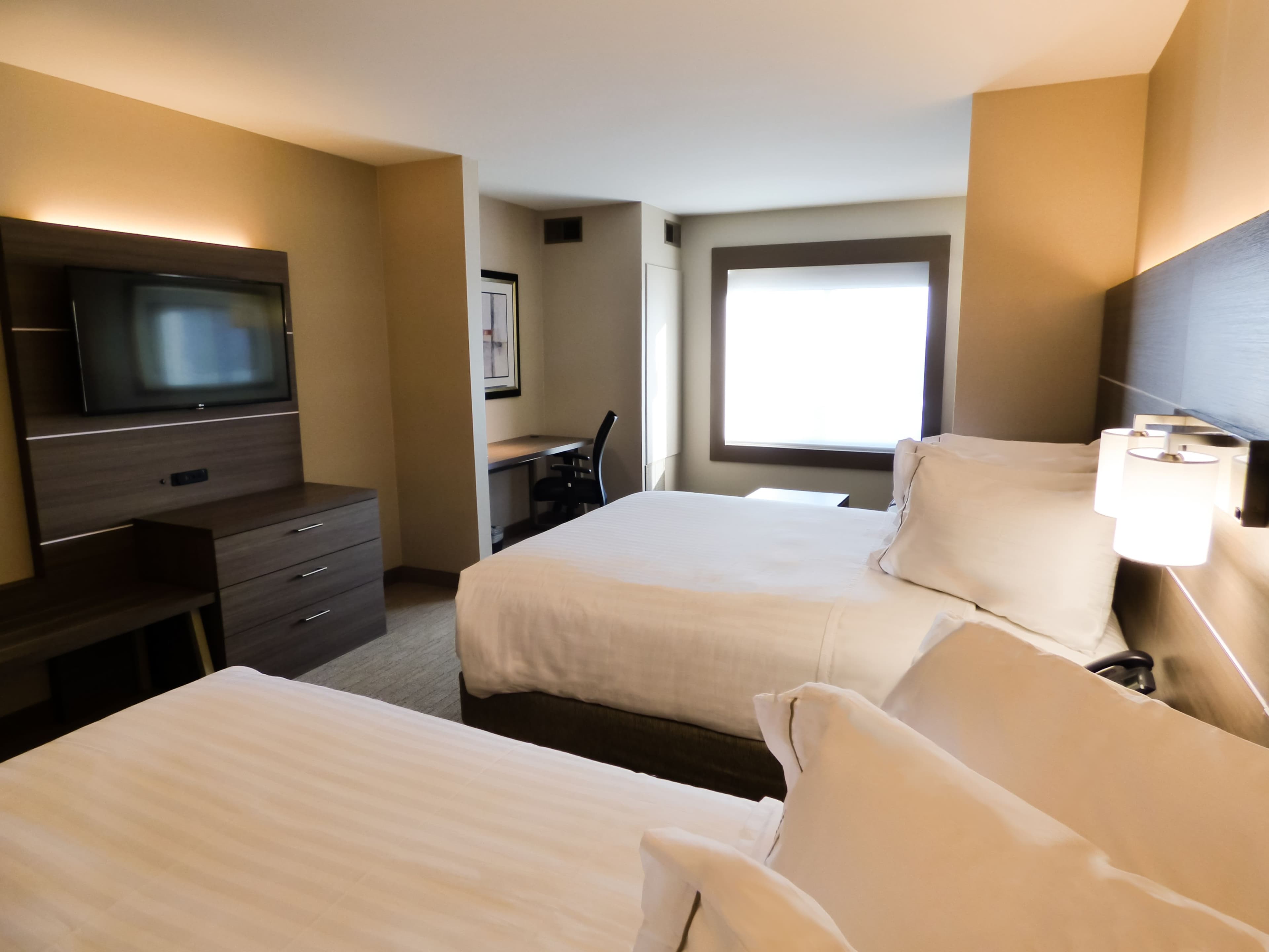 Holiday Inn Express & Suites Plymouth - Ann Arbor Area — 15